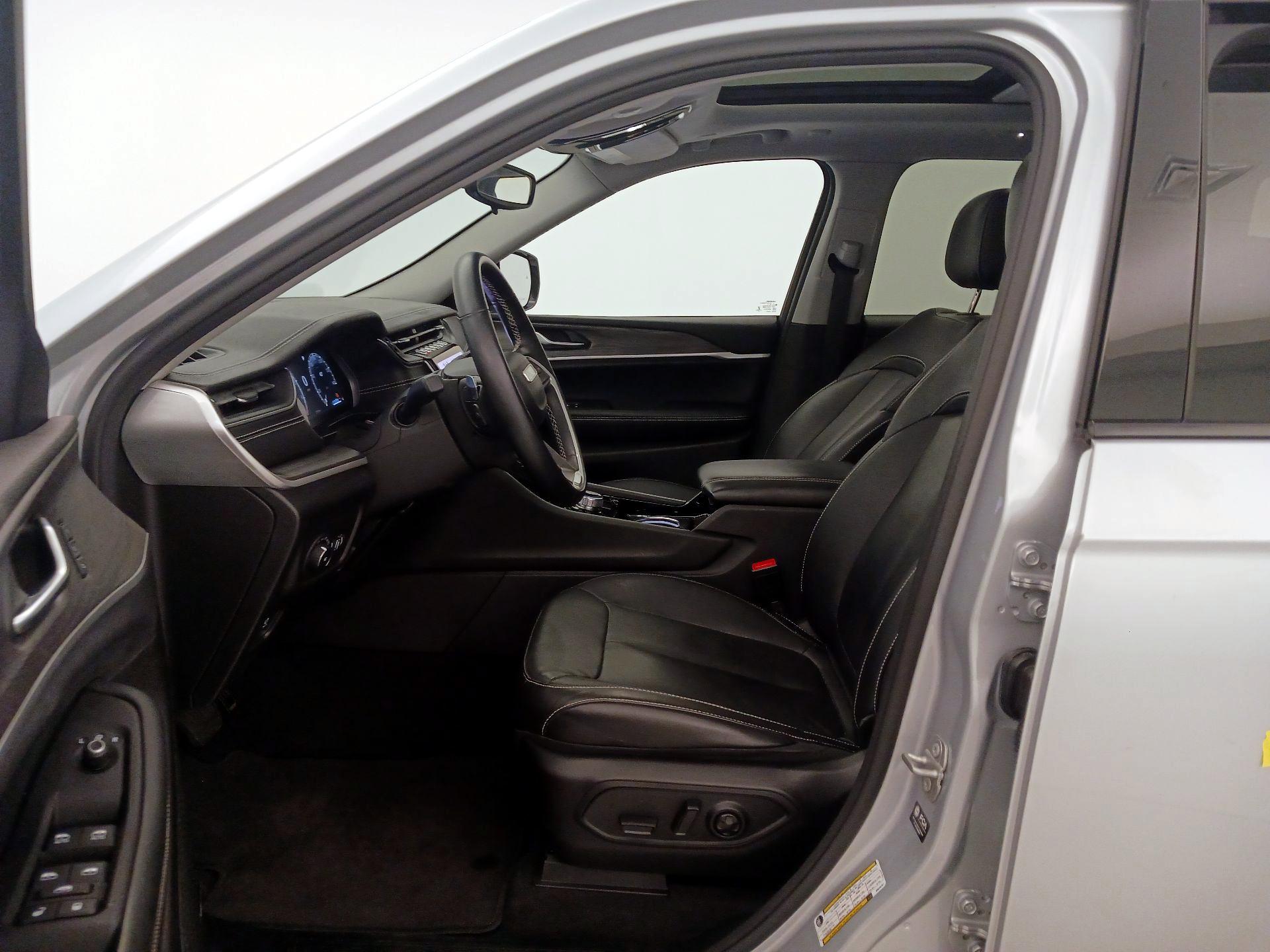 Thumbnail: 2022 Jeep Grand Cherokee - 11