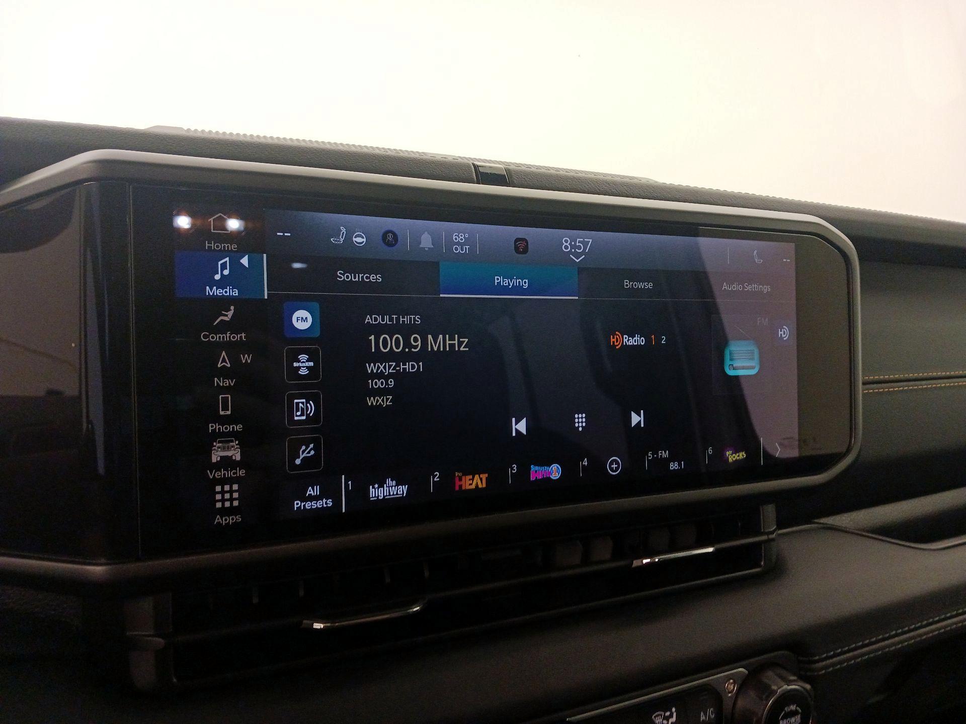 Thumbnail: 2024 Jeep Wrangler - 16