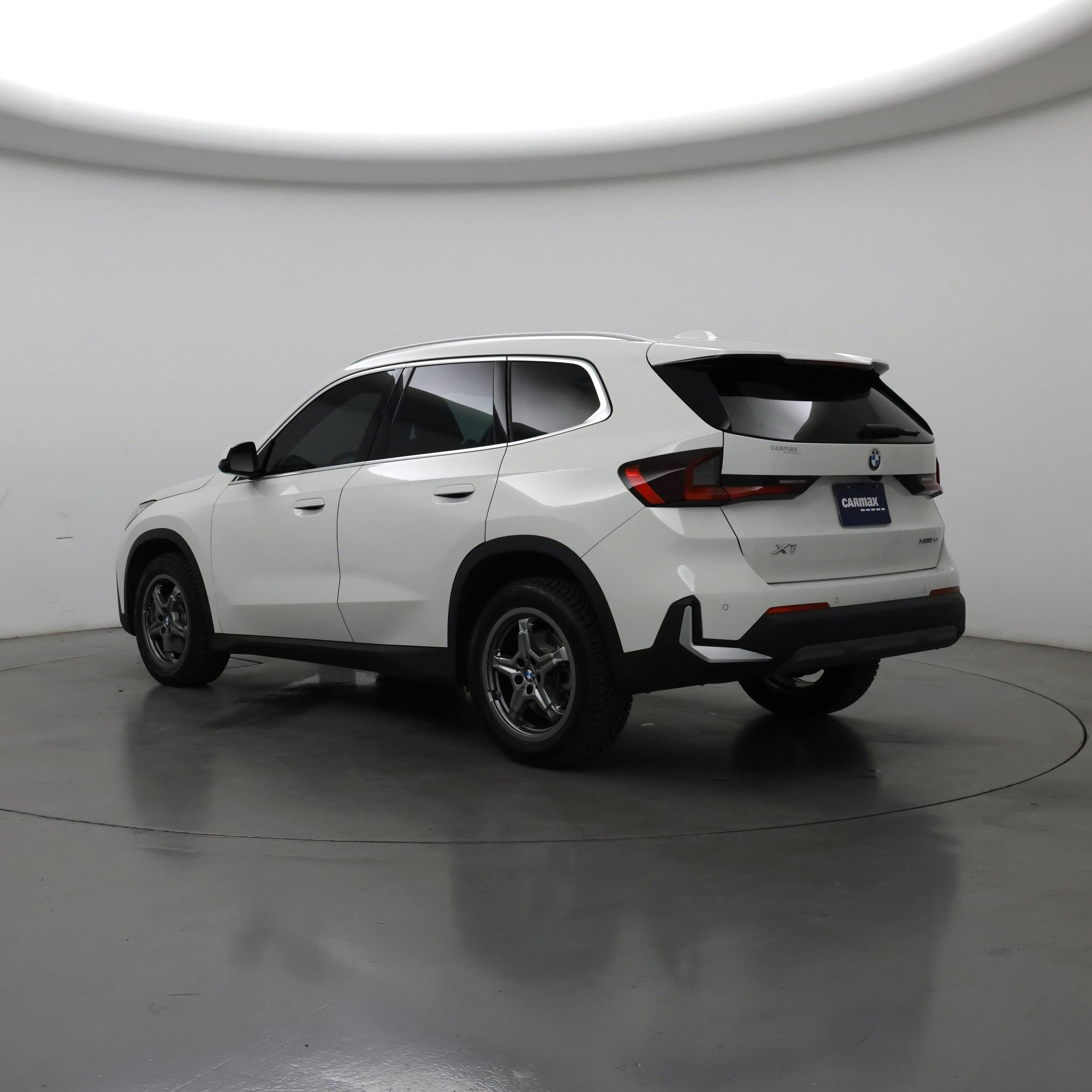 Thumbnail: 2023 BMW X1 - 2