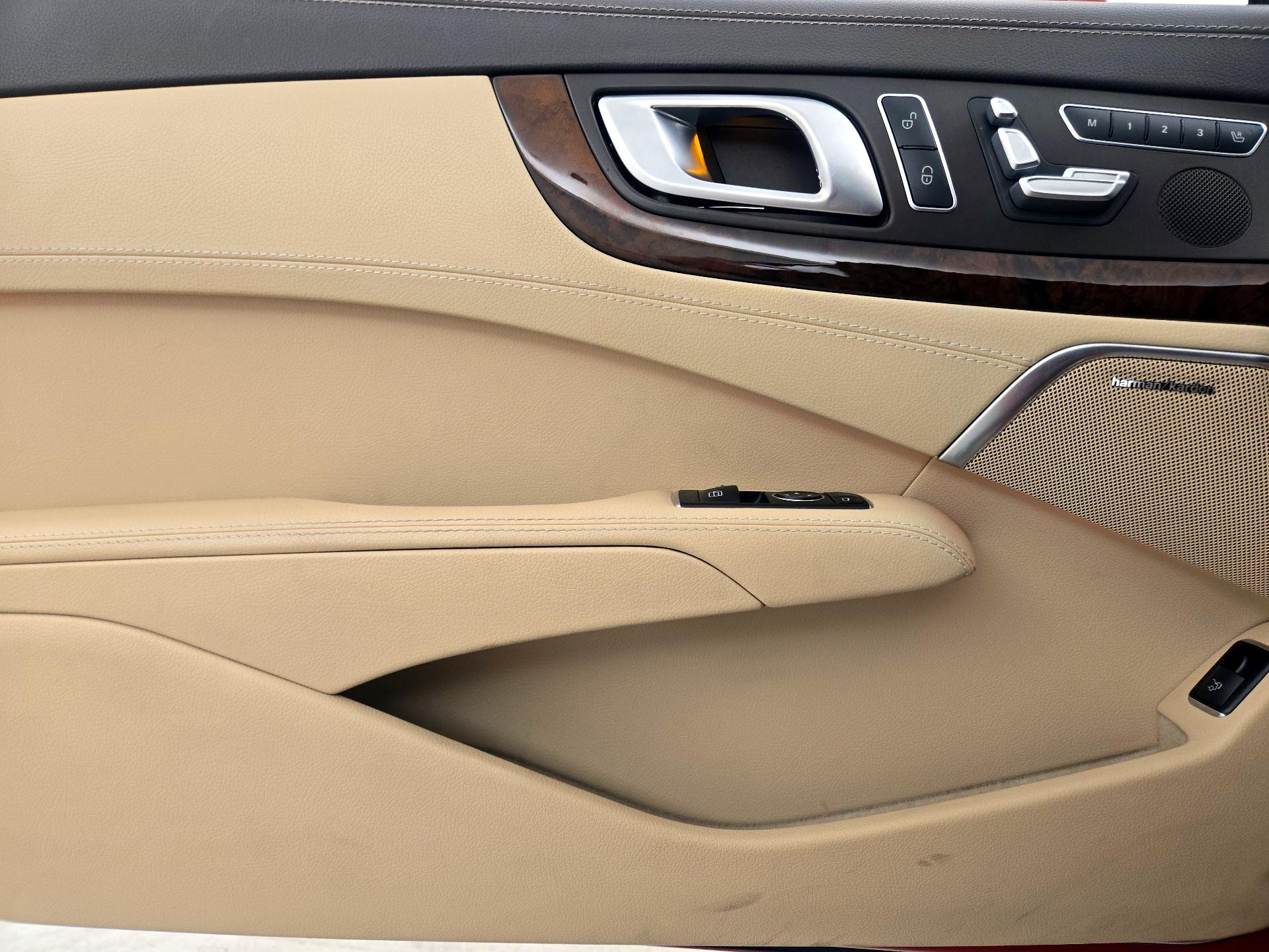 Thumbnail: 2016 Mercedes-Benz SL-Class - 12