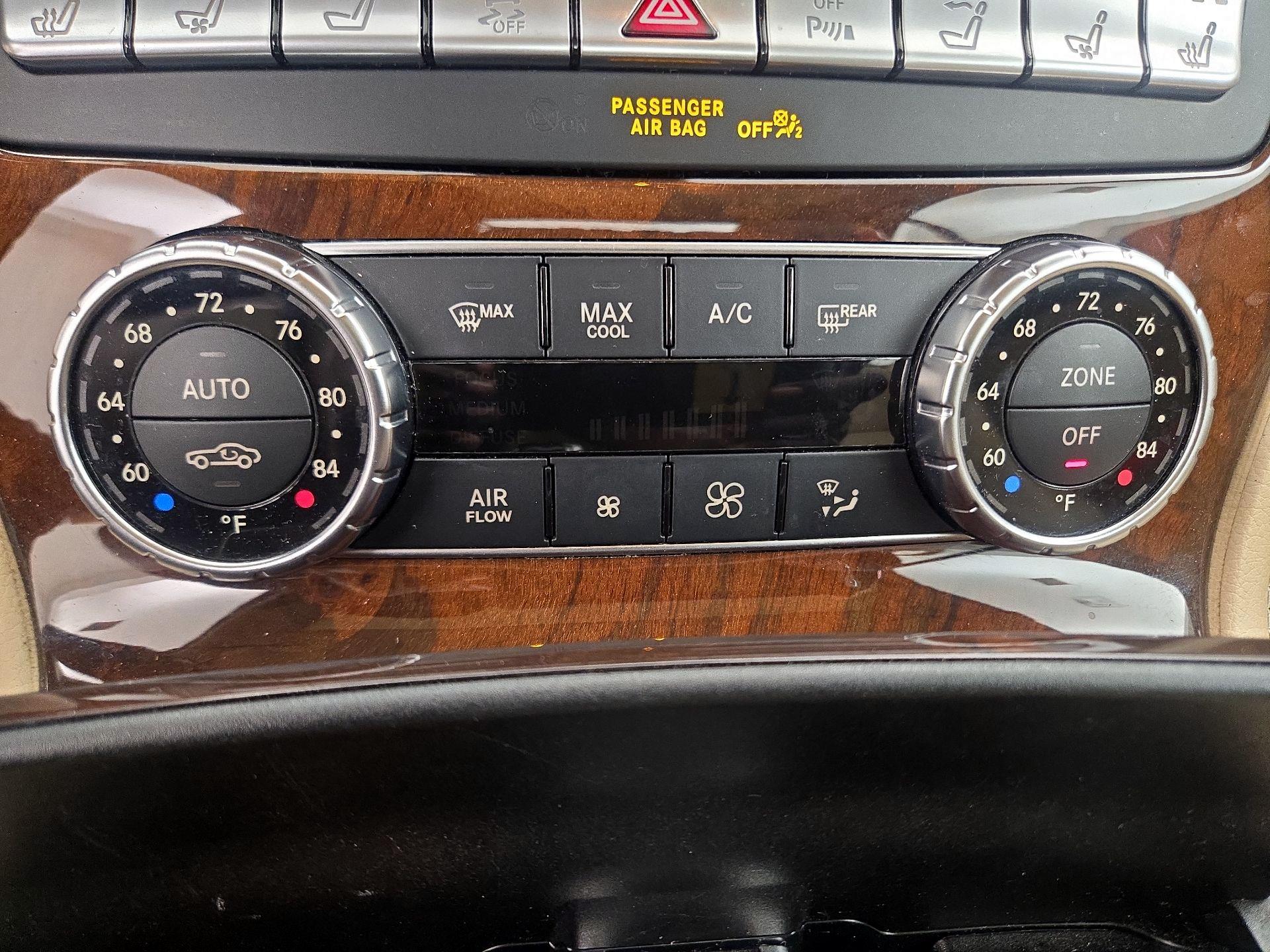 Thumbnail: 2016 Mercedes-Benz SL-Class - 17