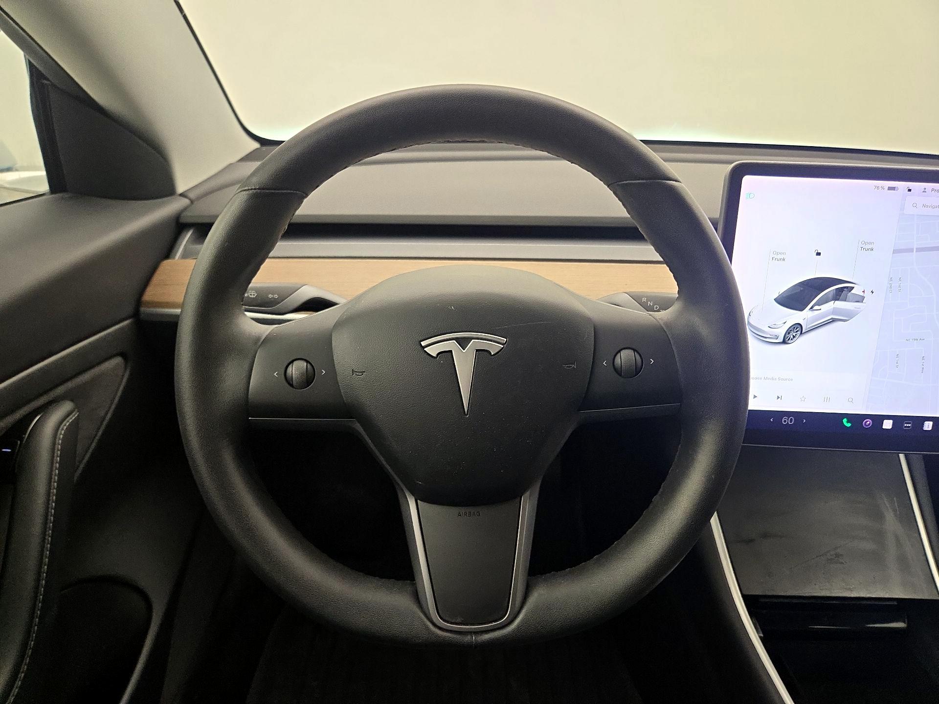 Thumbnail: 2020 Tesla Model 3 - 10