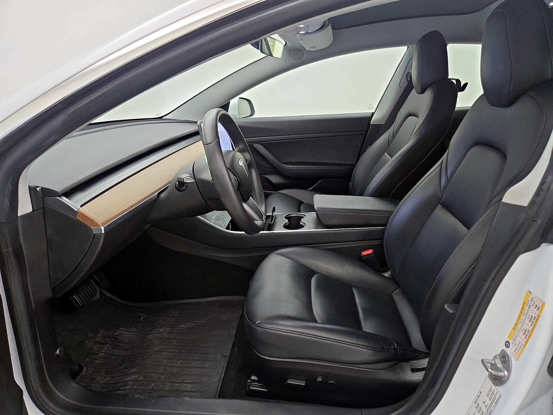 Thumbnail: 2020 Tesla Model 3 - 11