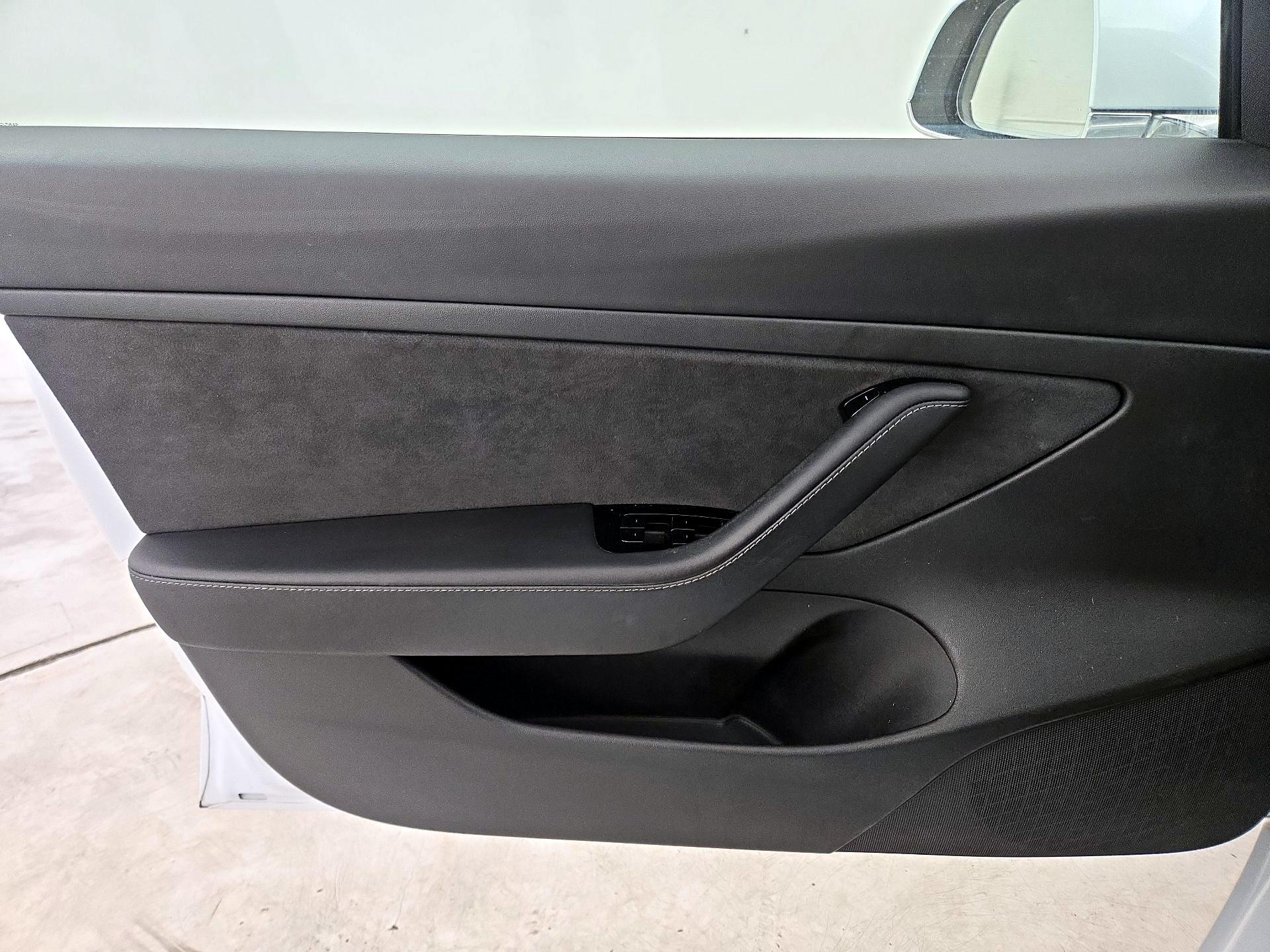 Thumbnail: 2020 Tesla Model 3 - 12