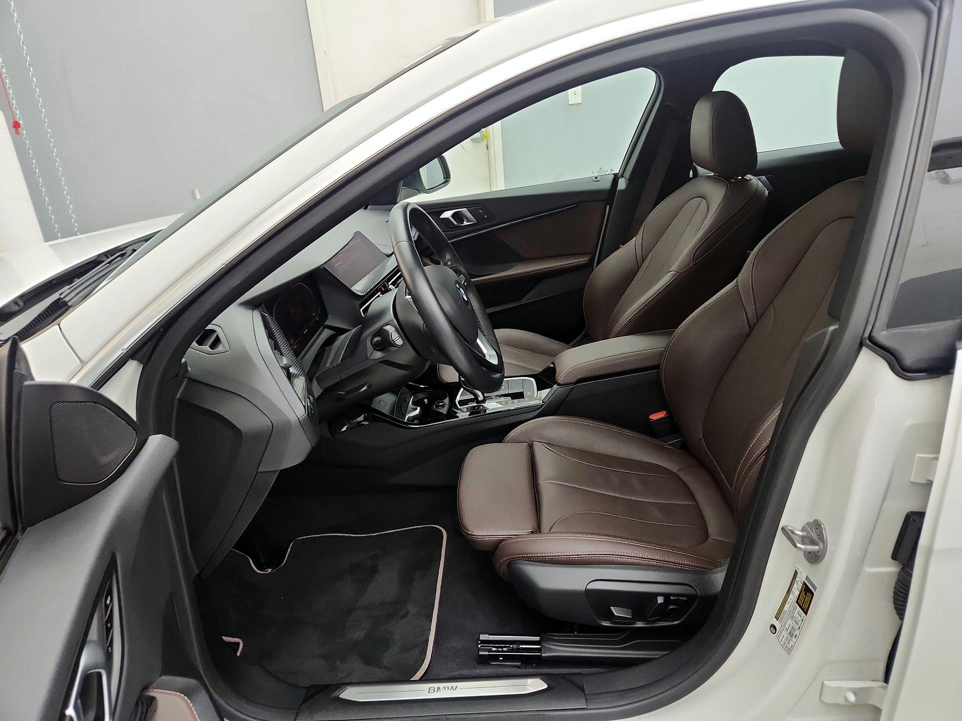 Thumbnail: 2024 BMW 2 Series - 11