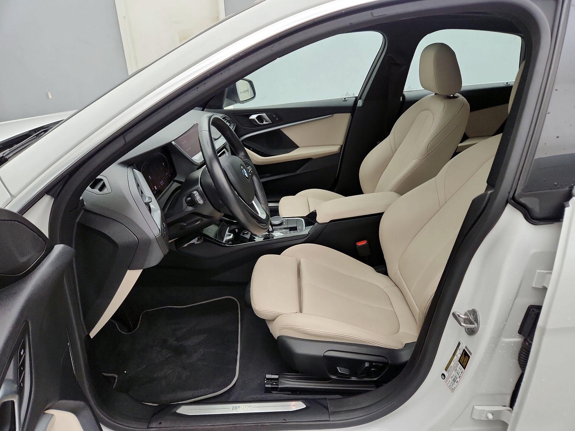 Thumbnail: 2024 BMW 2 Series - 11