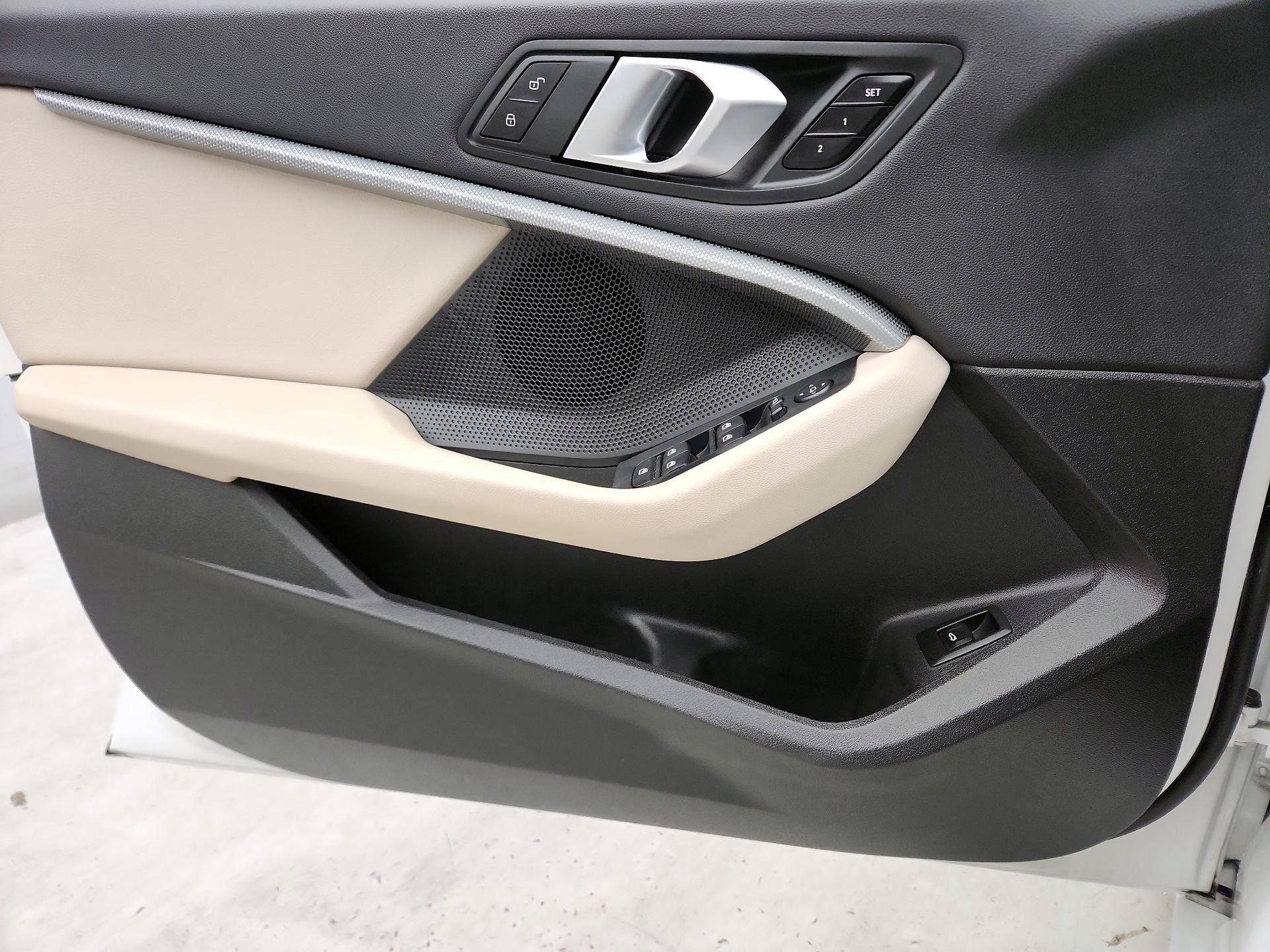 Thumbnail: 2024 BMW 2 Series - 12