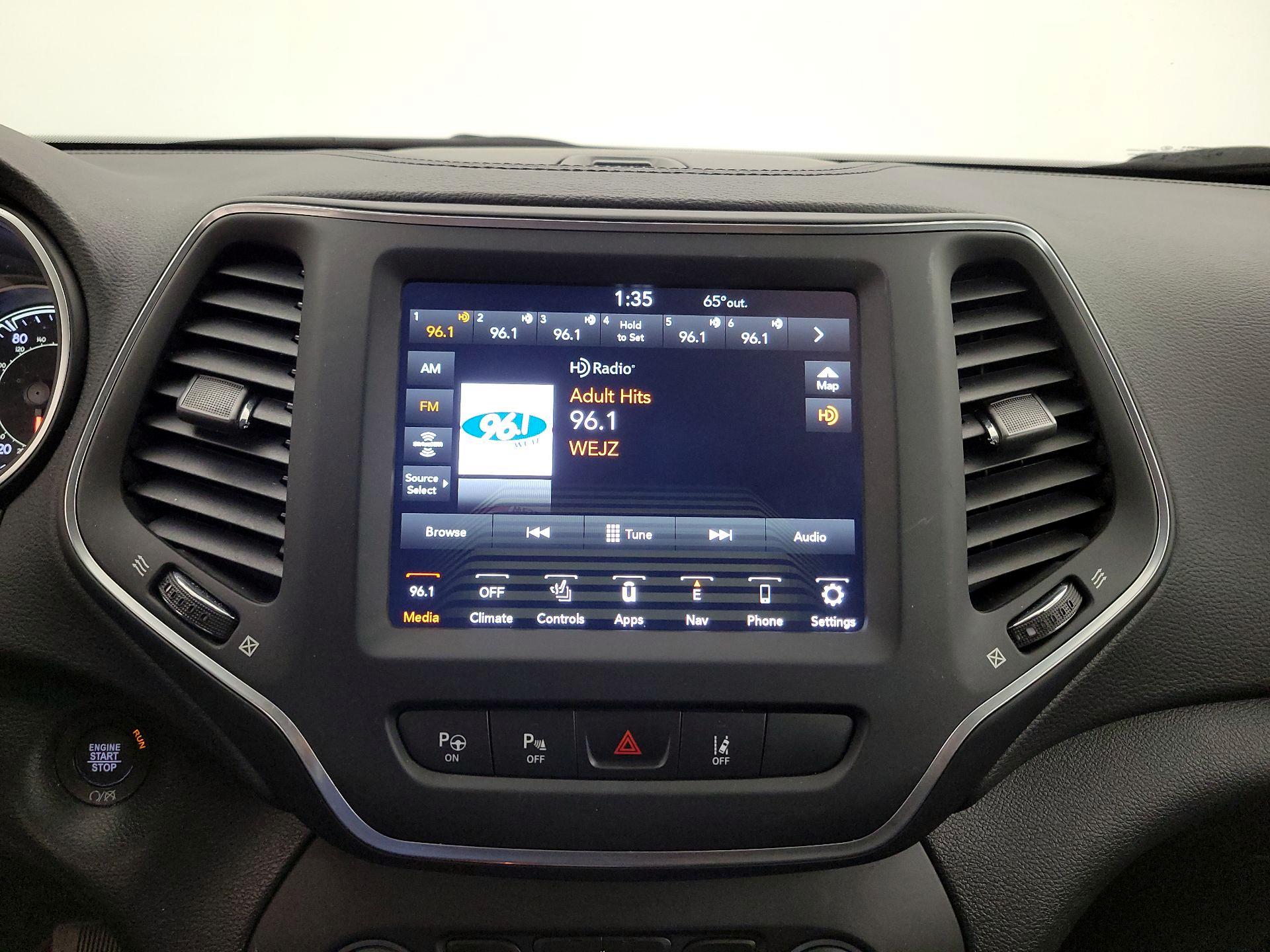 Thumbnail: 2023 Jeep Cherokee - 15