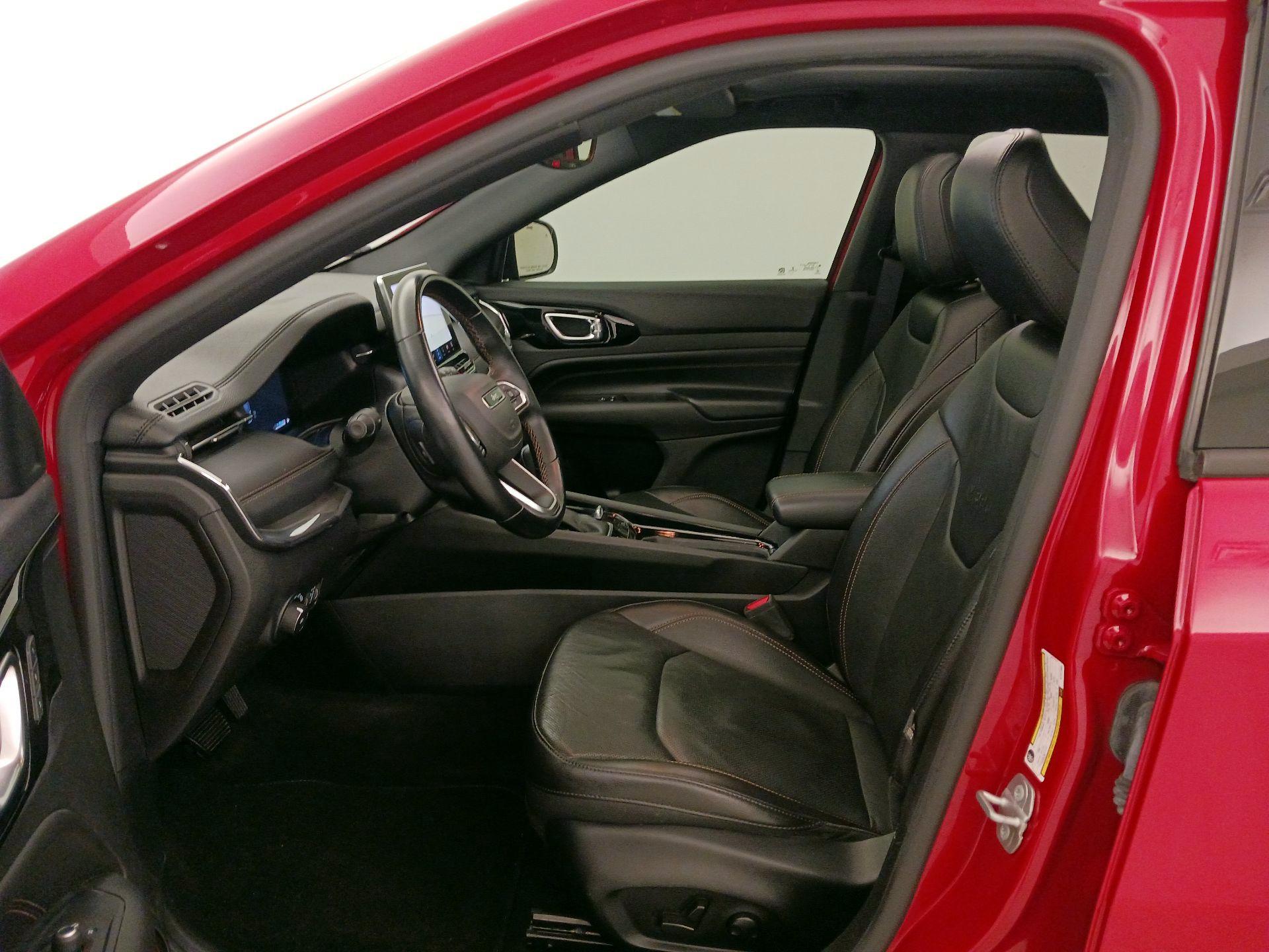 Thumbnail: 2022 Jeep Compass - 11