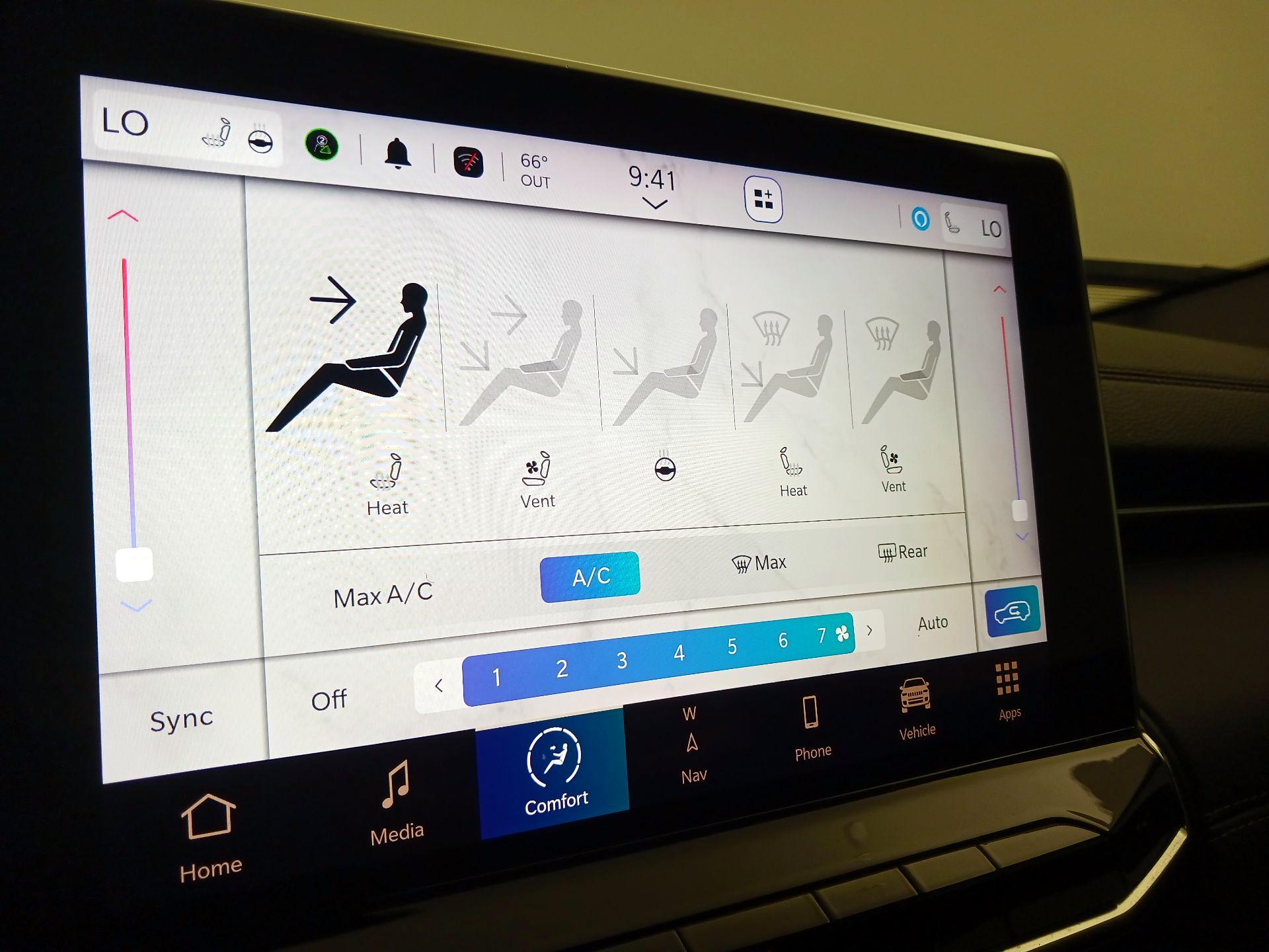 Thumbnail: 2022 Jeep Compass - 17