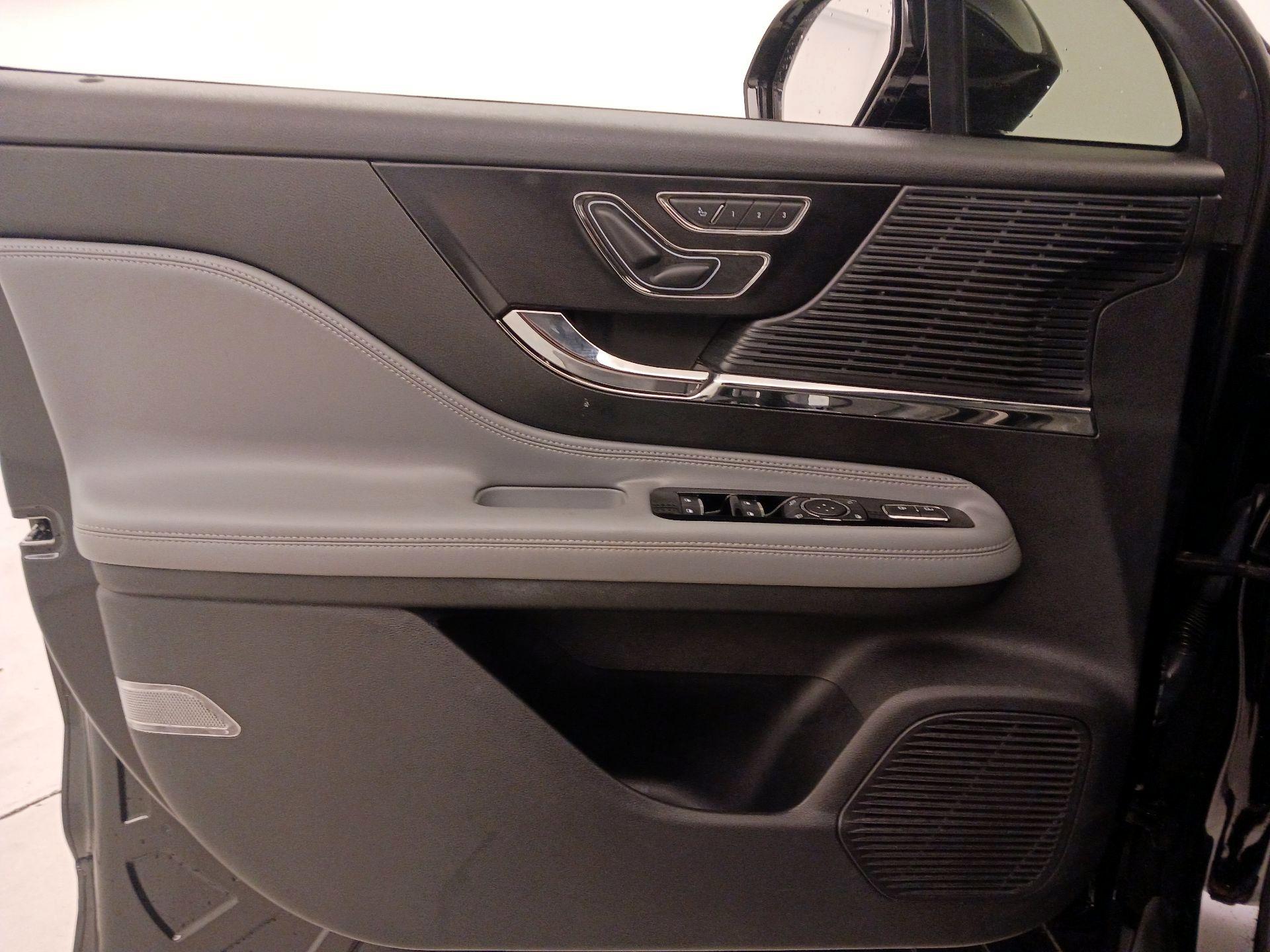 Thumbnail: 2021 Lincoln Corsair - 12