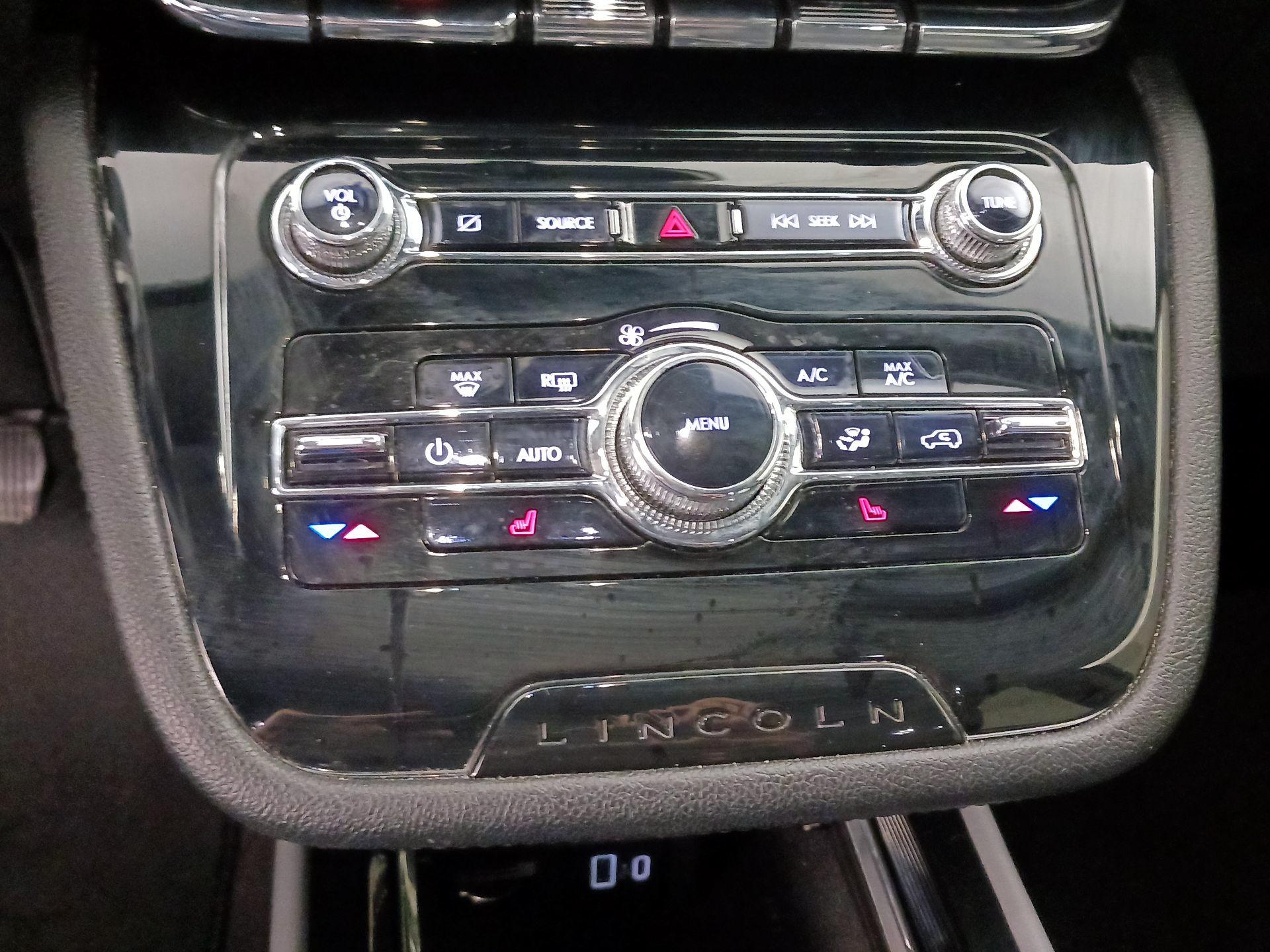 Thumbnail: 2021 Lincoln Corsair - 16