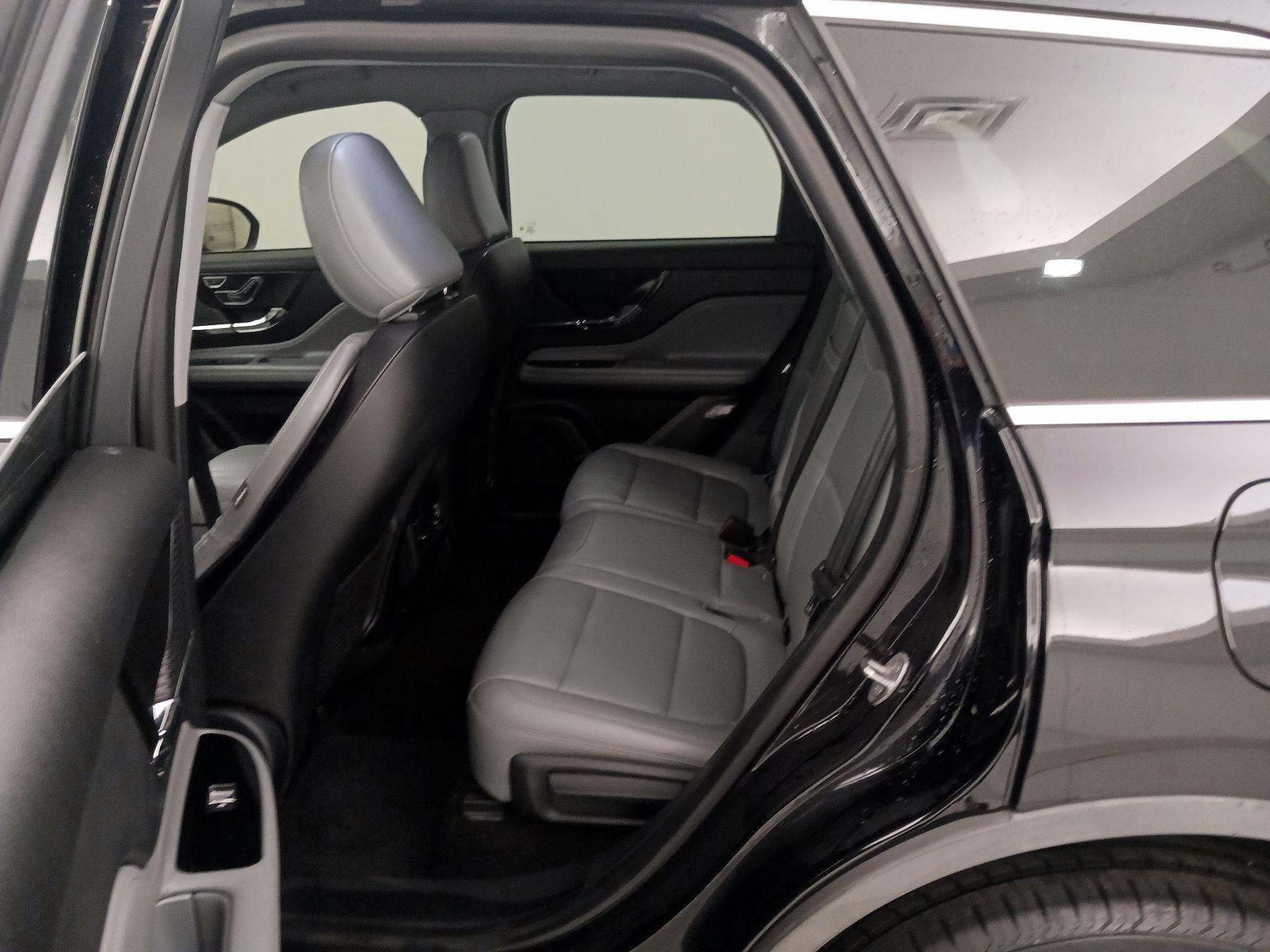 Thumbnail: 2021 Lincoln Corsair - 19