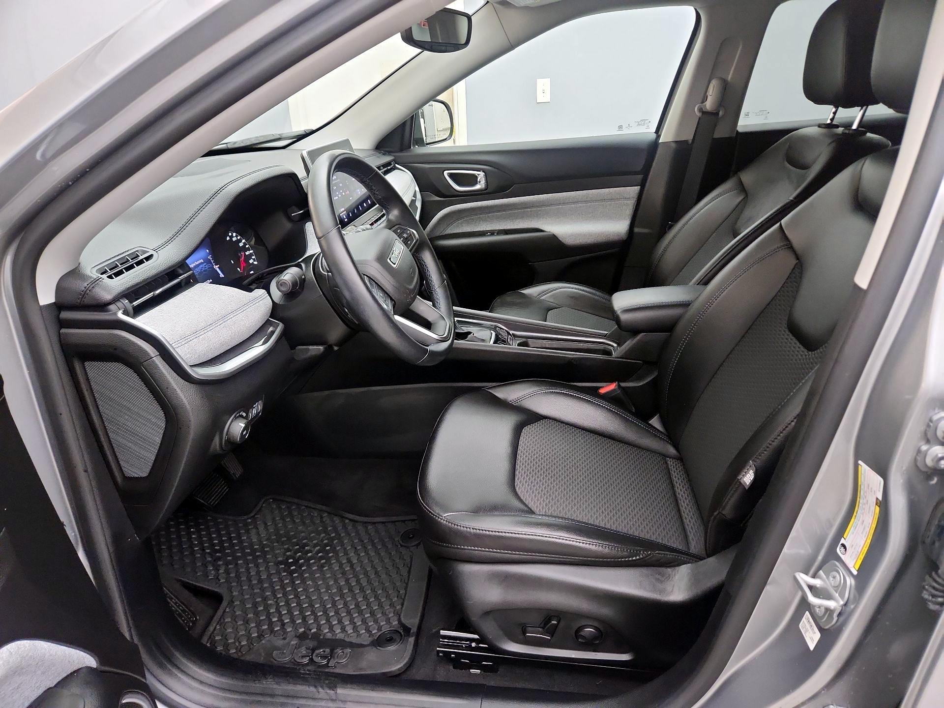 Thumbnail: 2022 Jeep Compass - 11