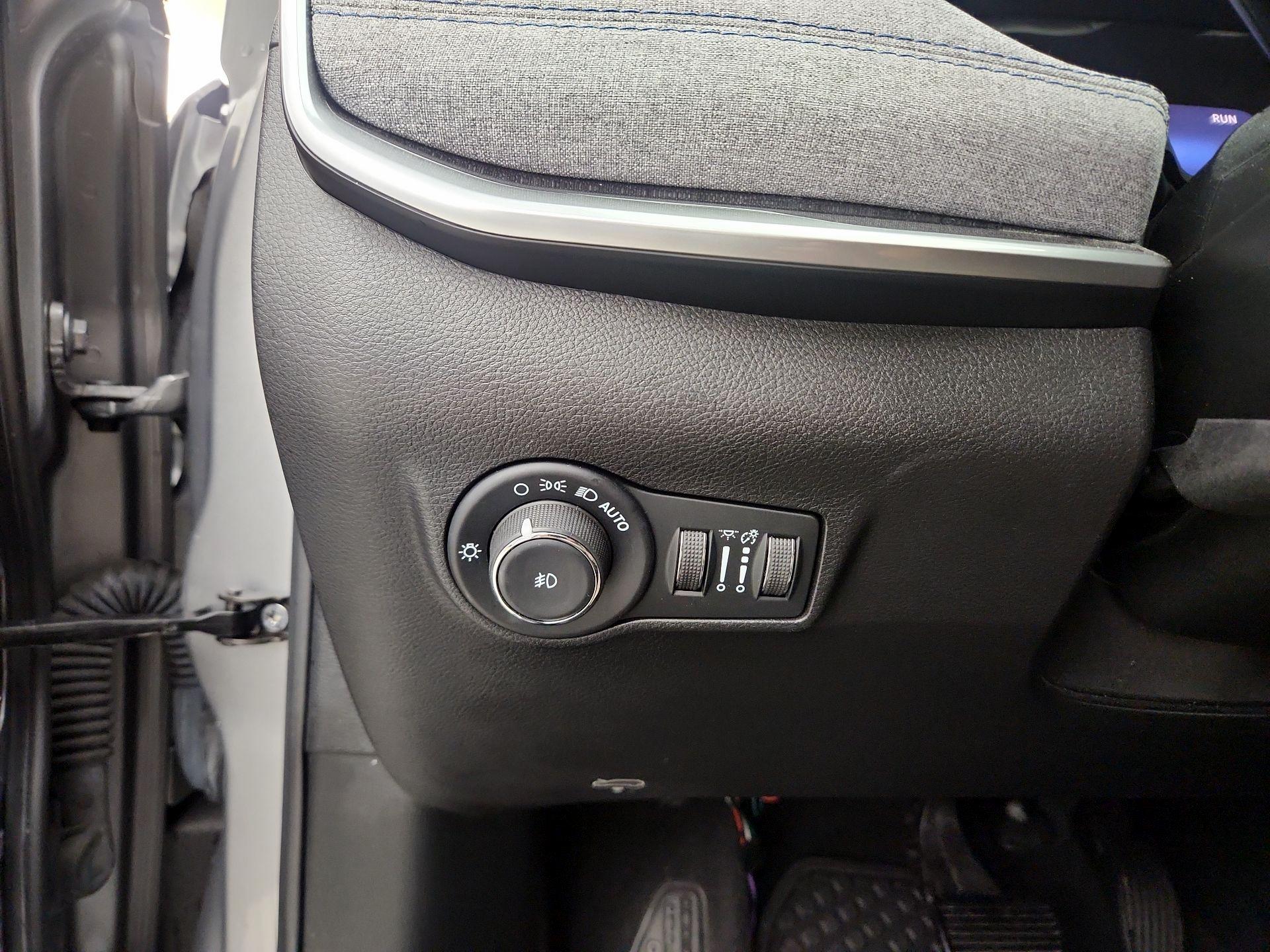 Thumbnail: 2022 Jeep Compass - 13