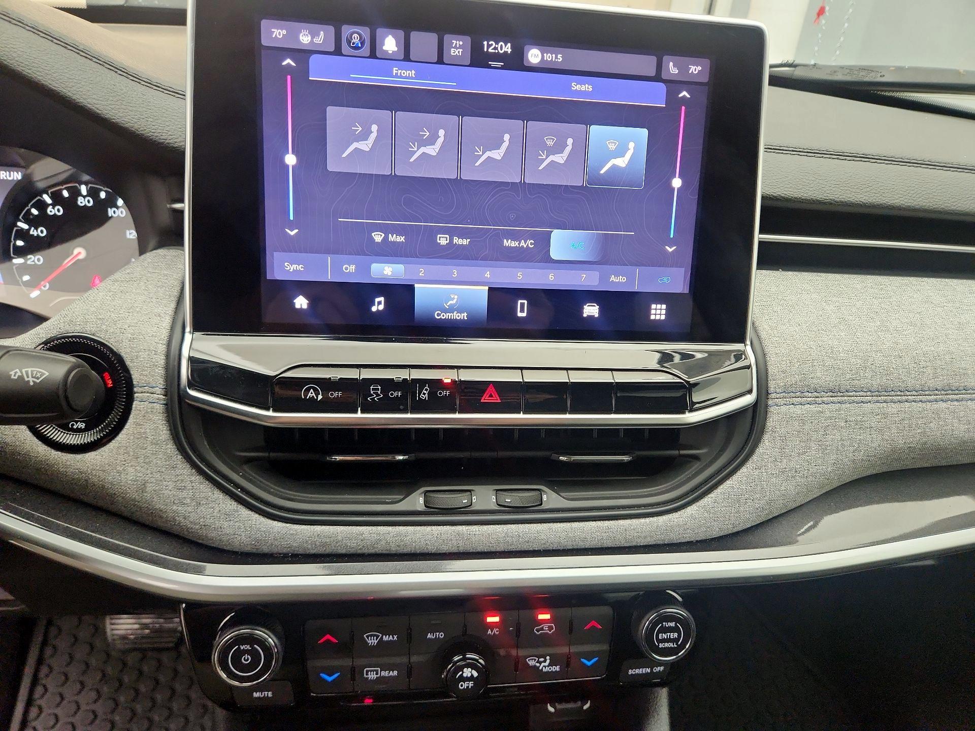 Thumbnail: 2022 Jeep Compass - 16