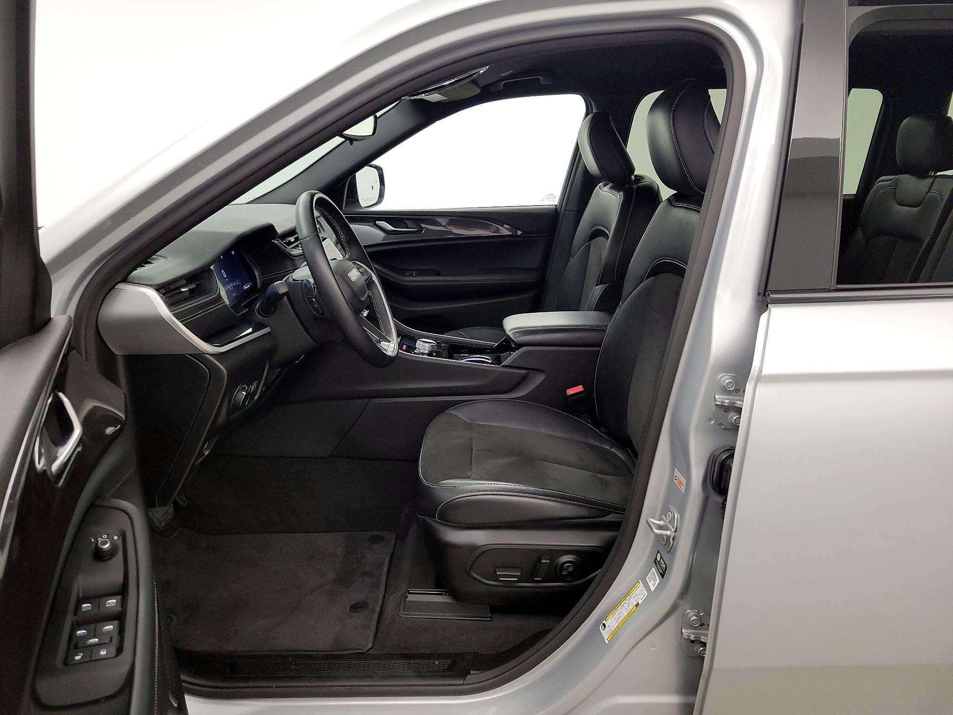 Thumbnail: 2022 Jeep Grand Cherokee L - 11