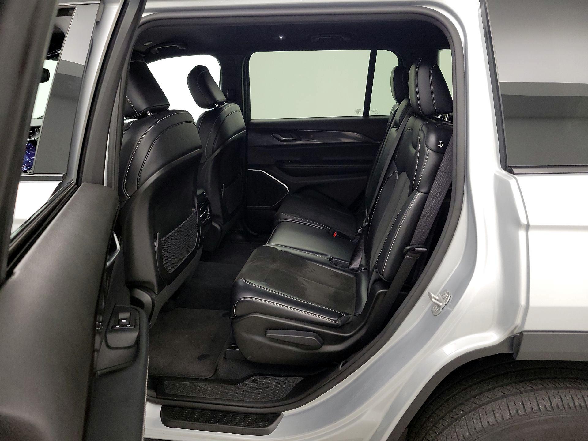 Thumbnail: 2022 Jeep Grand Cherokee L - 19