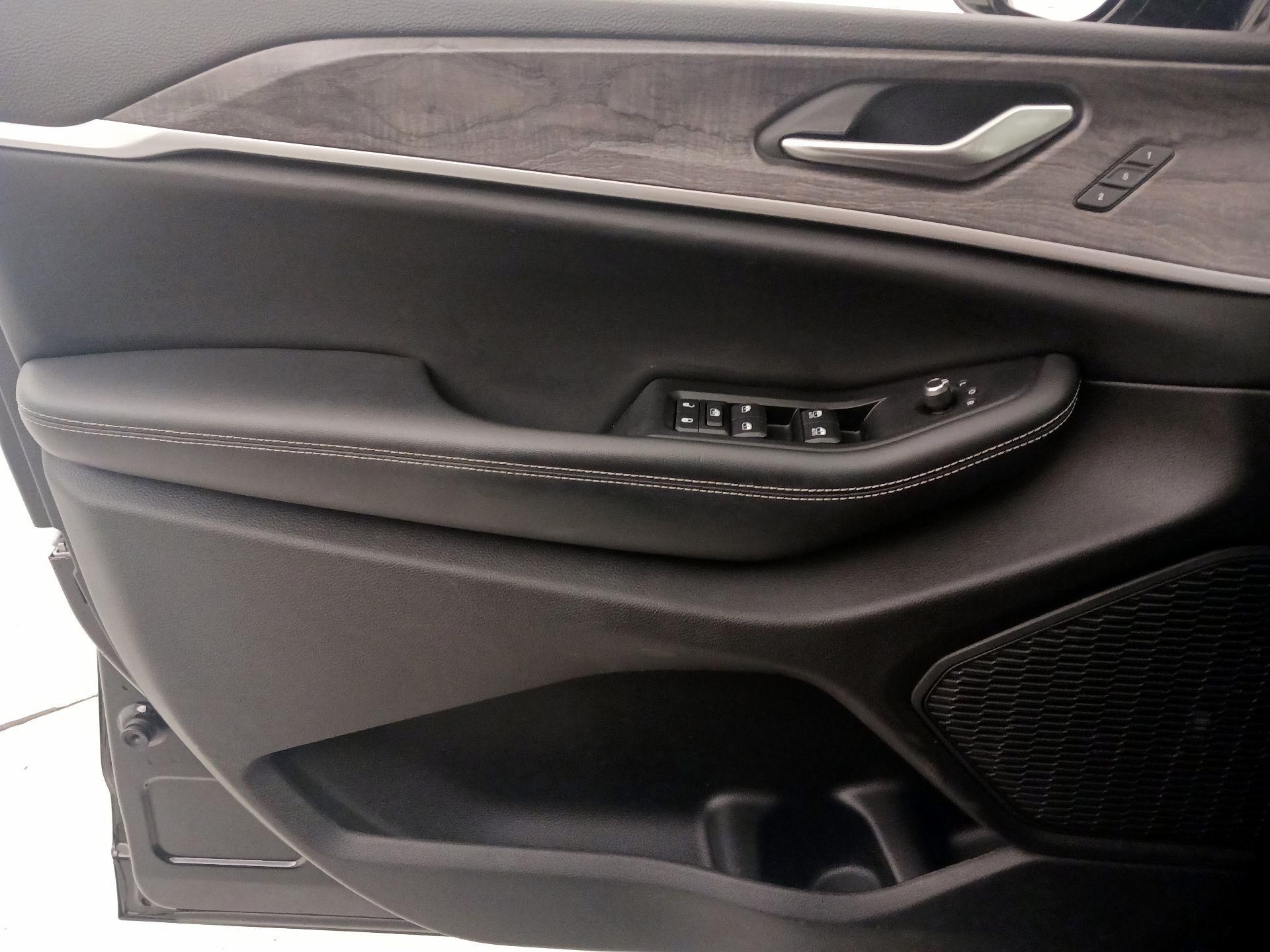 Thumbnail: 2023 Jeep Grand Cherokee - 12