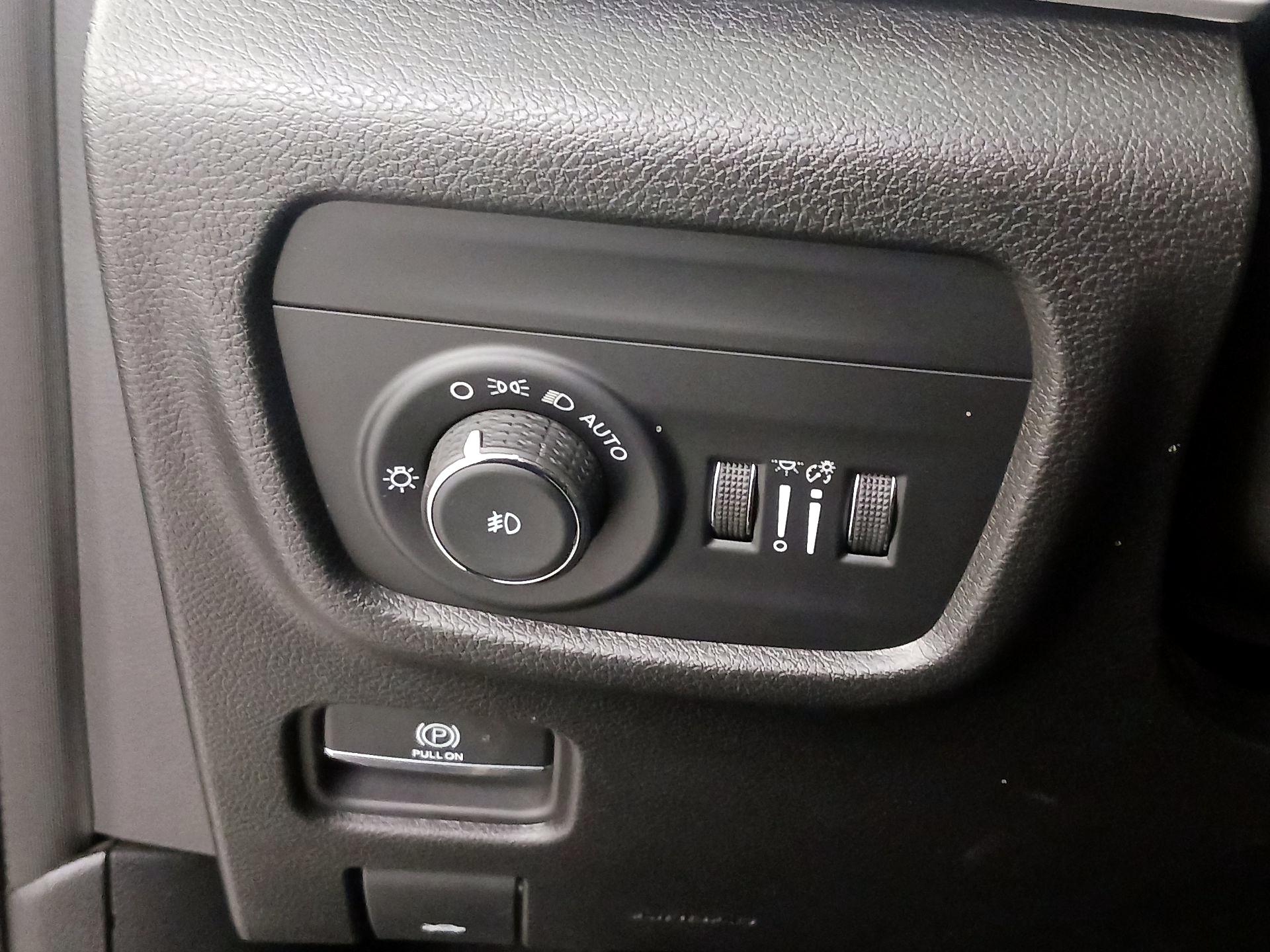 Thumbnail: 2023 Jeep Grand Cherokee - 13