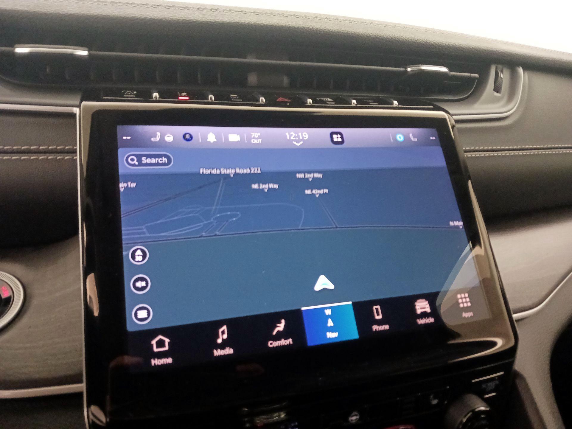 Thumbnail: 2023 Jeep Grand Cherokee - 14