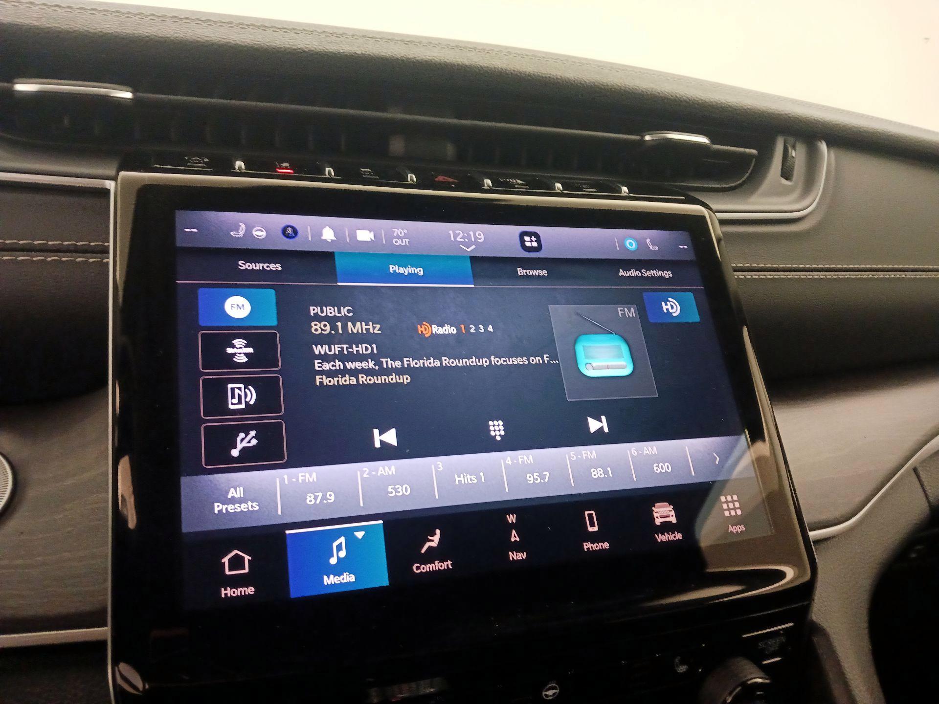 Thumbnail: 2023 Jeep Grand Cherokee - 16