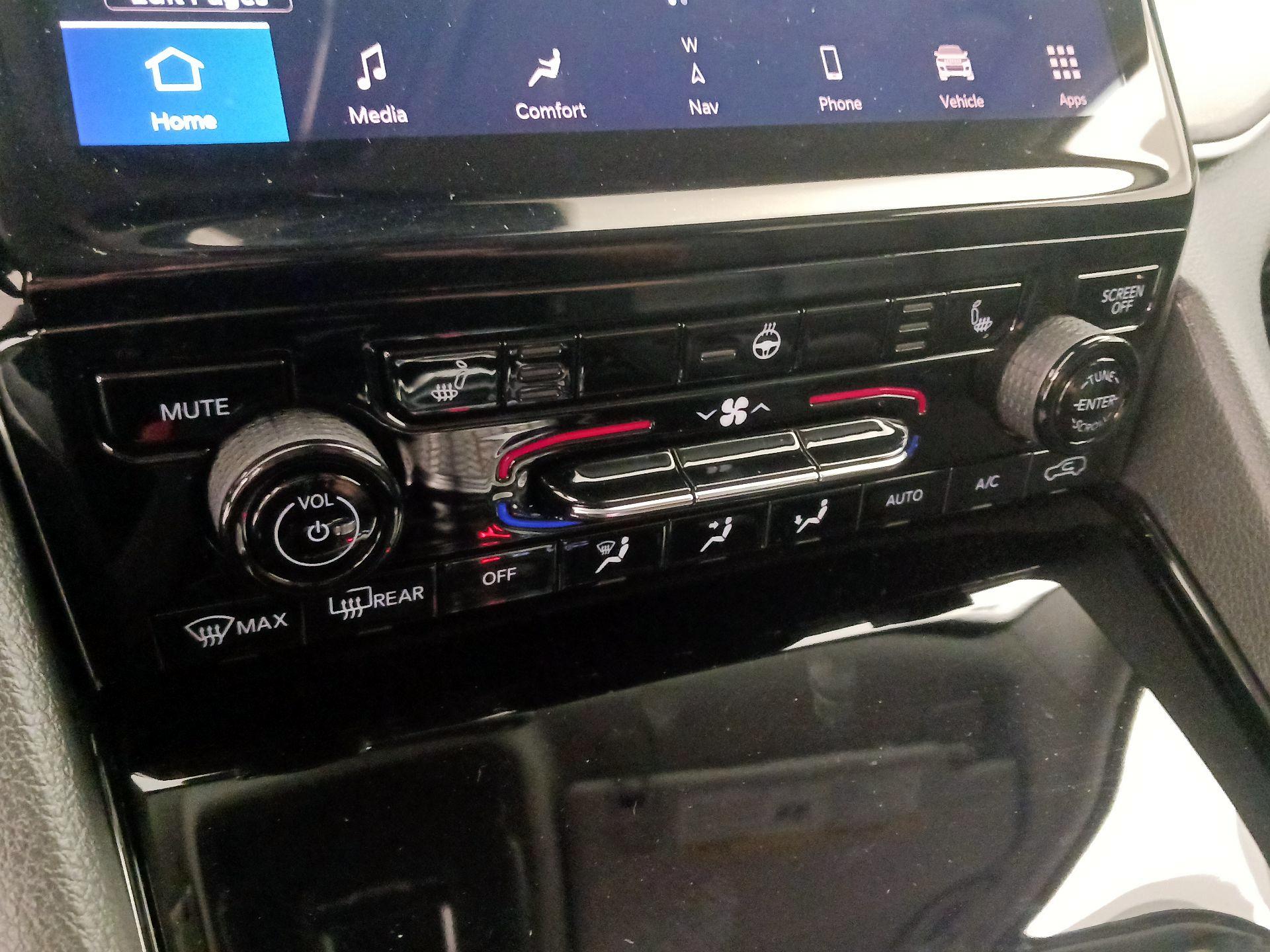 Thumbnail: 2023 Jeep Grand Cherokee - 17