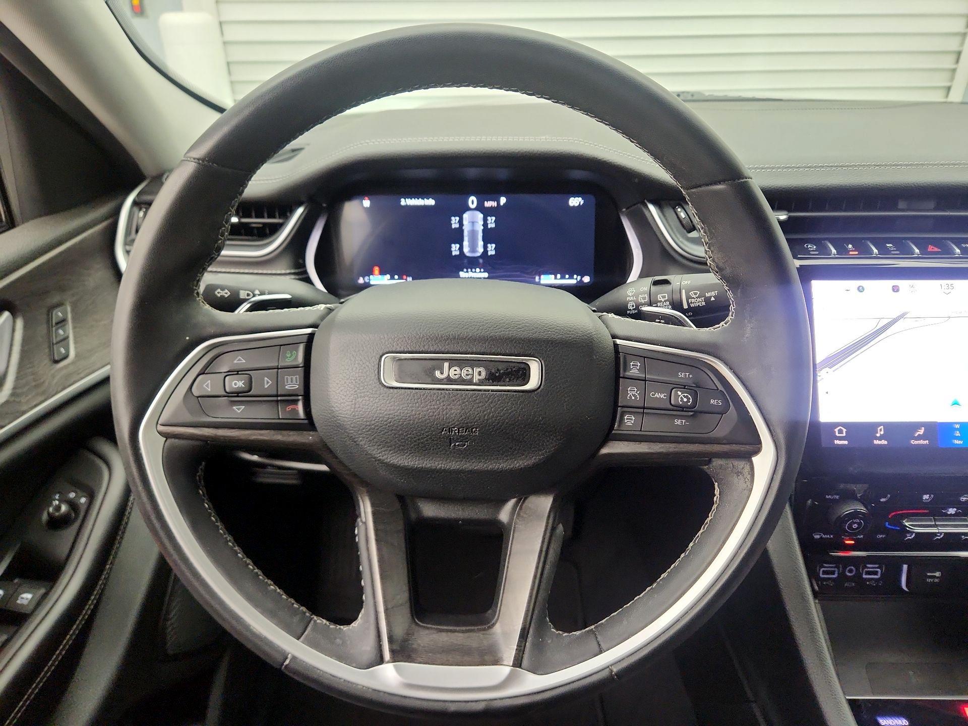 Thumbnail: 2023 Jeep Grand Cherokee - 10