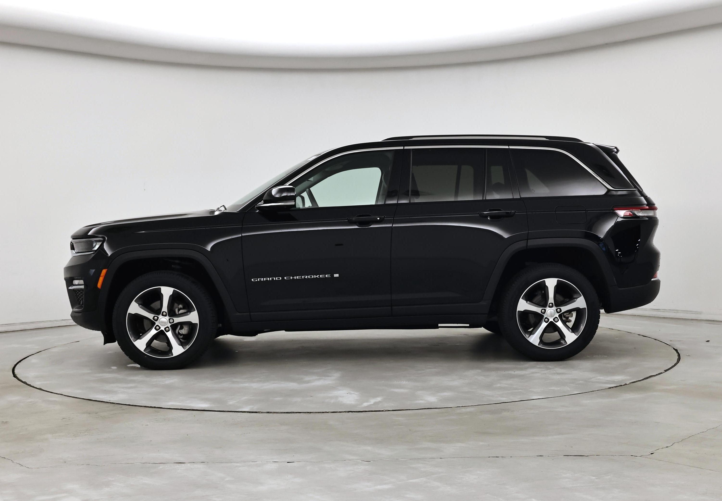 Thumbnail: 2023 Jeep Grand Cherokee - 3