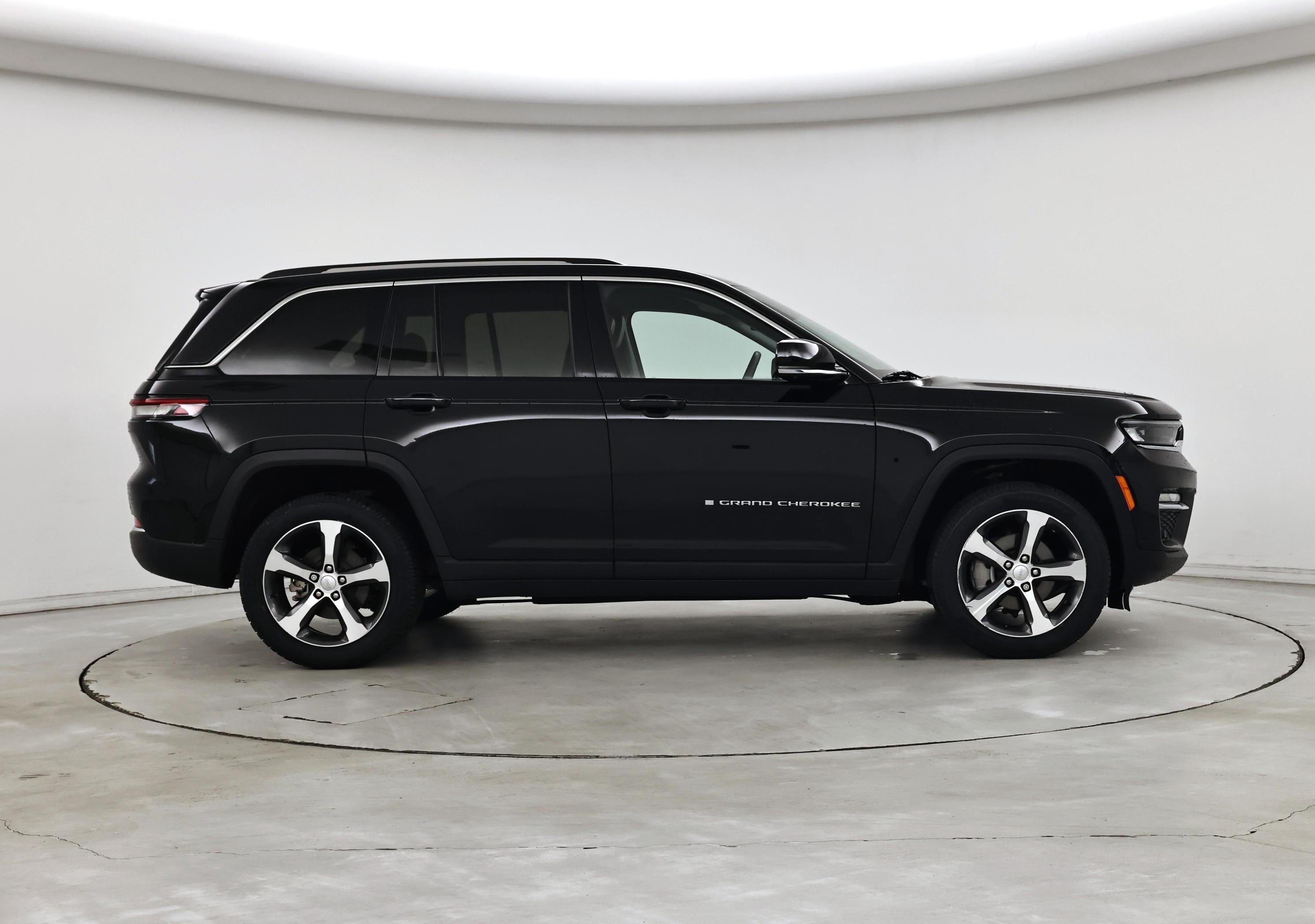 Thumbnail: 2023 Jeep Grand Cherokee - 7