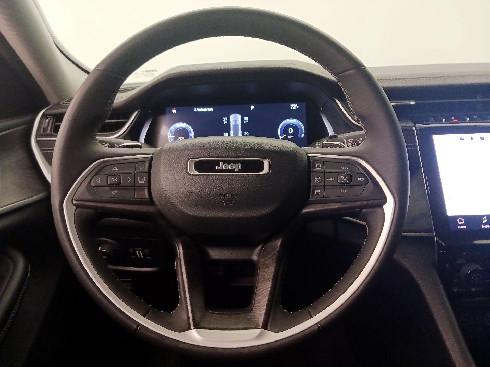 Thumbnail: 2023 Jeep Grand Cherokee - 10