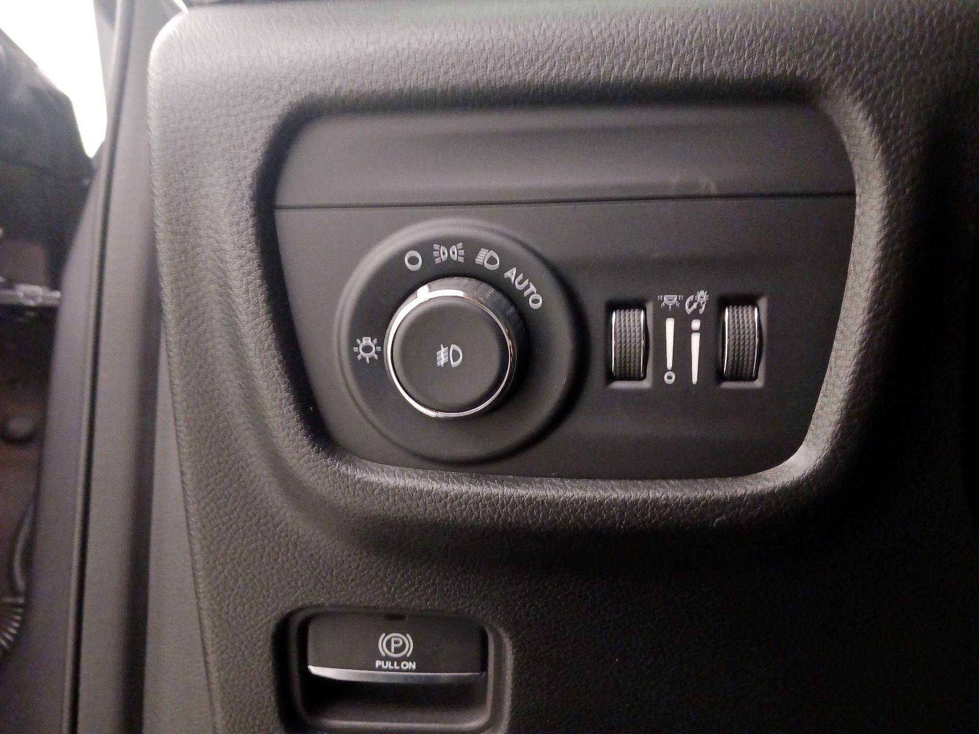 Thumbnail: 2023 Jeep Grand Cherokee - 13