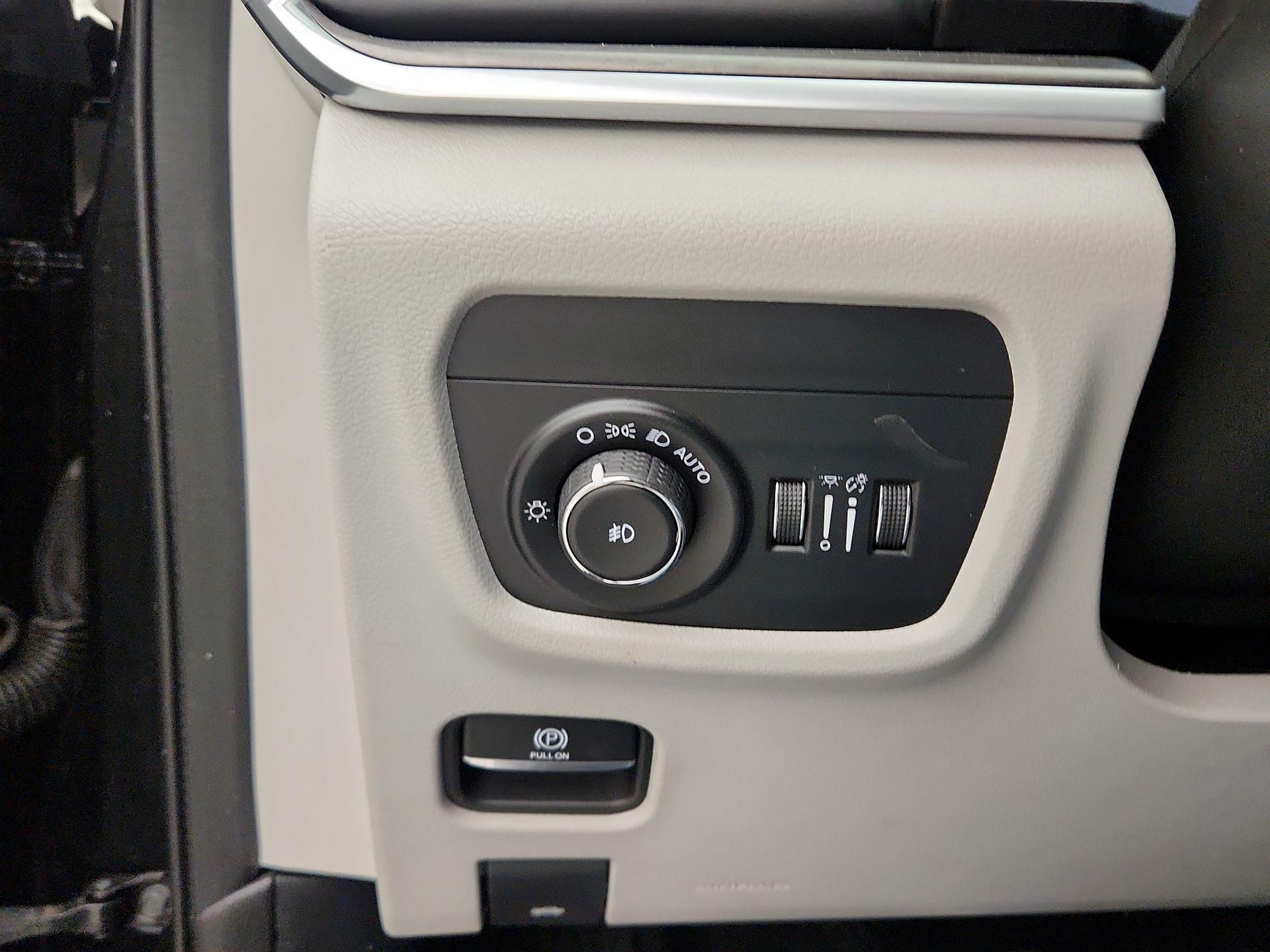 Thumbnail: 2022 Jeep Grand Cherokee L - 13