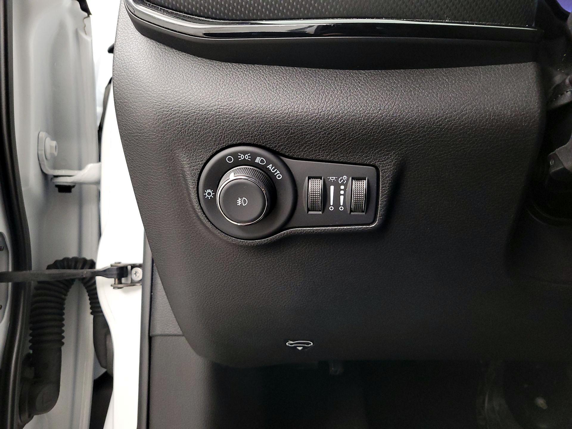 Thumbnail: 2022 Jeep Compass - 13