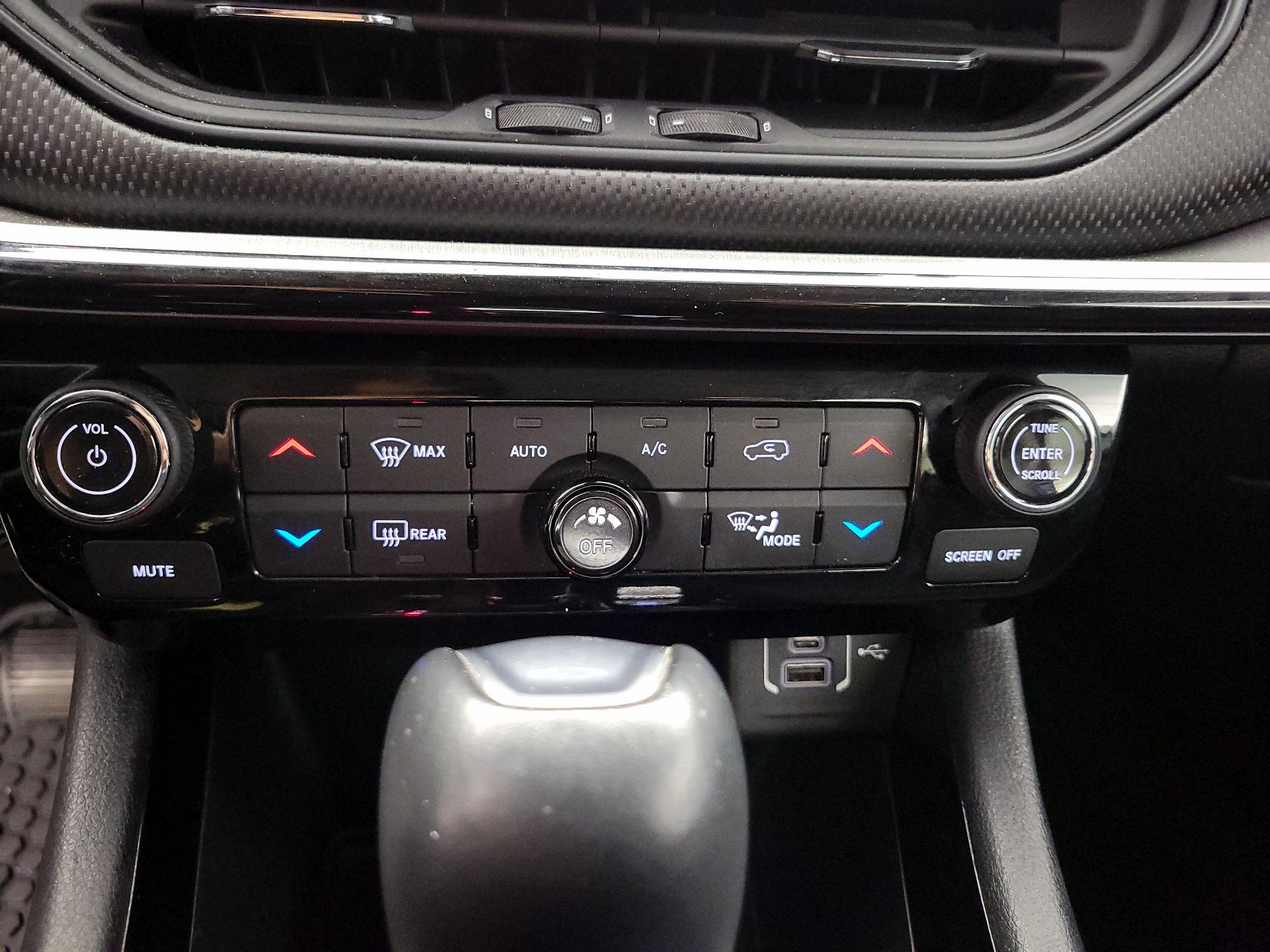 Thumbnail: 2022 Jeep Compass - 16