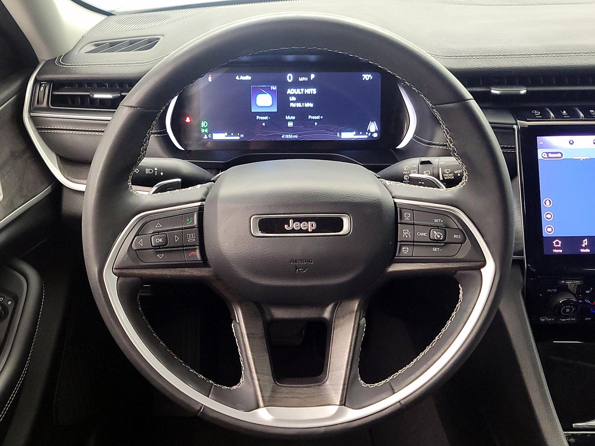 Thumbnail: 2023 Jeep Grand Cherokee - 10