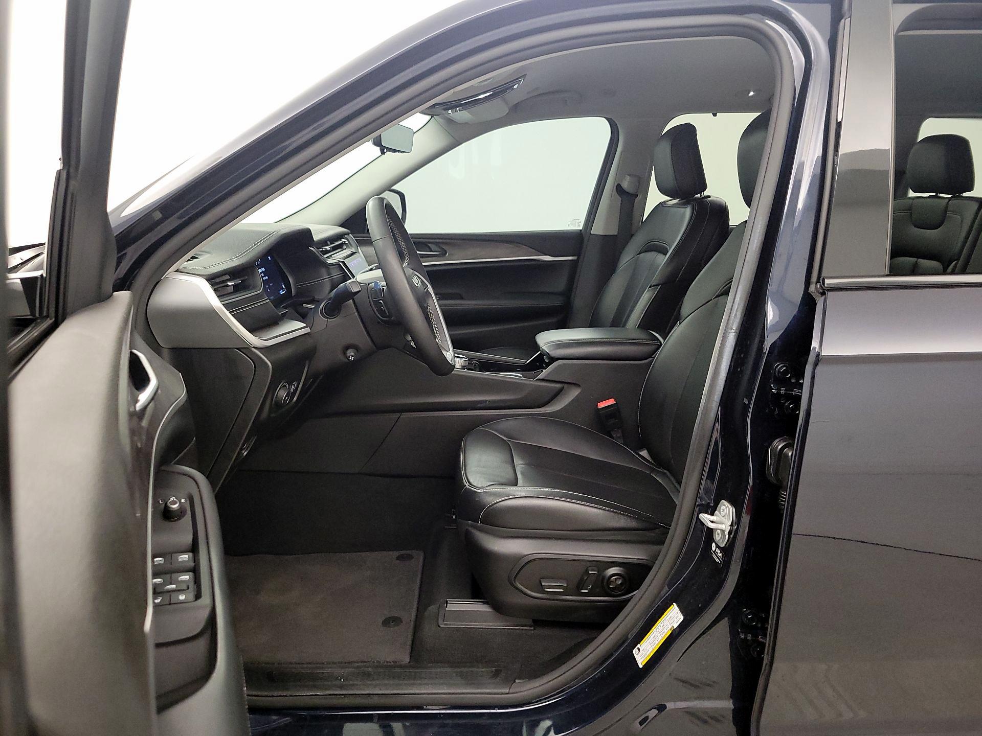 Thumbnail: 2023 Jeep Grand Cherokee - 11