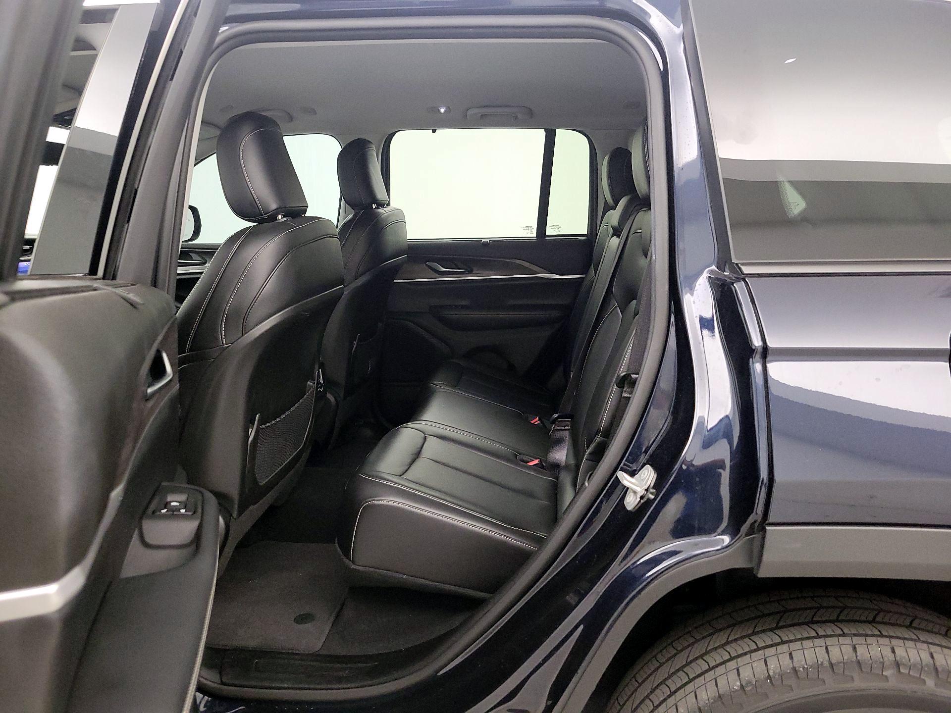 Thumbnail: 2023 Jeep Grand Cherokee - 20