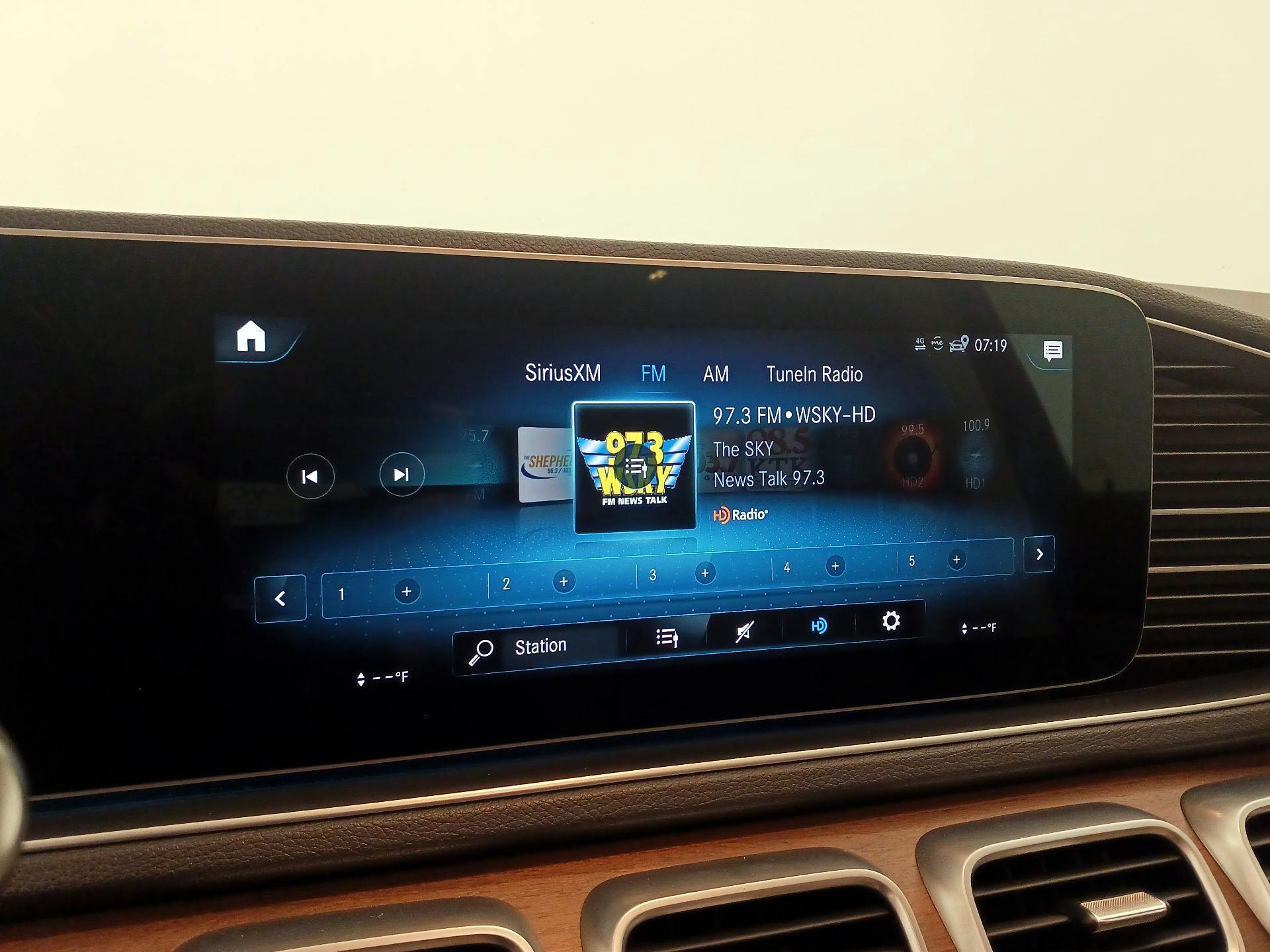 Thumbnail: 2021 Mercedes-Benz GLE - 16