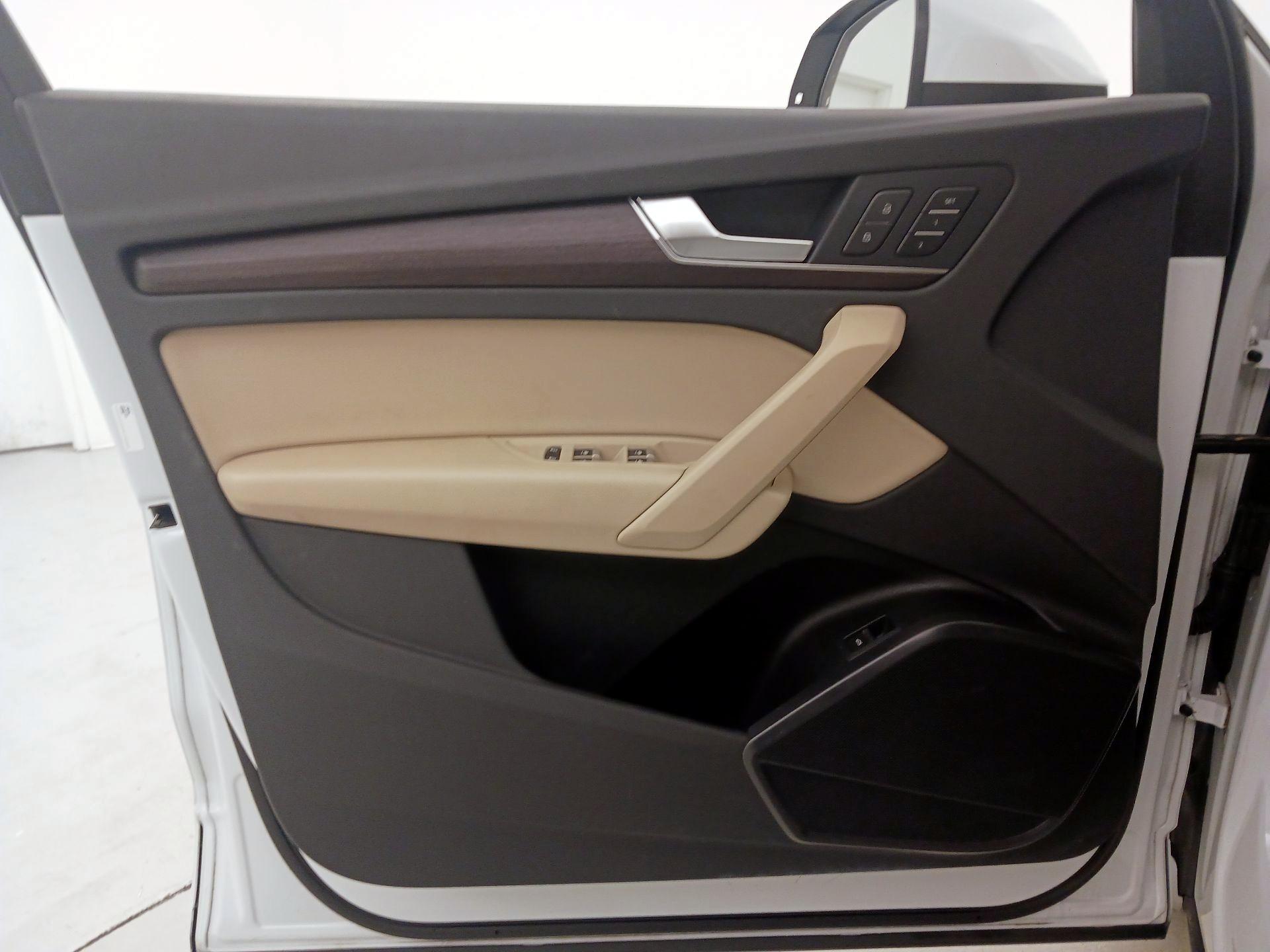 Thumbnail: 2022 Audi Q5 - 12