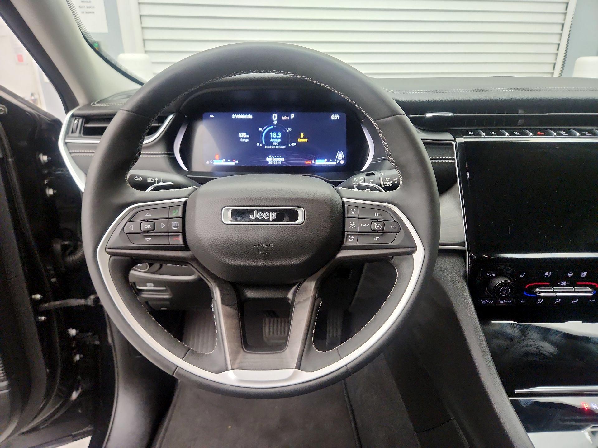 Thumbnail: 2023 Jeep Grand Cherokee - 10