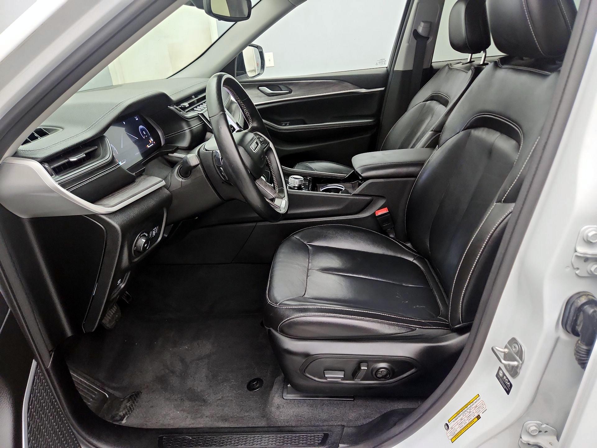 Thumbnail: 2022 Jeep Grand Cherokee - 11