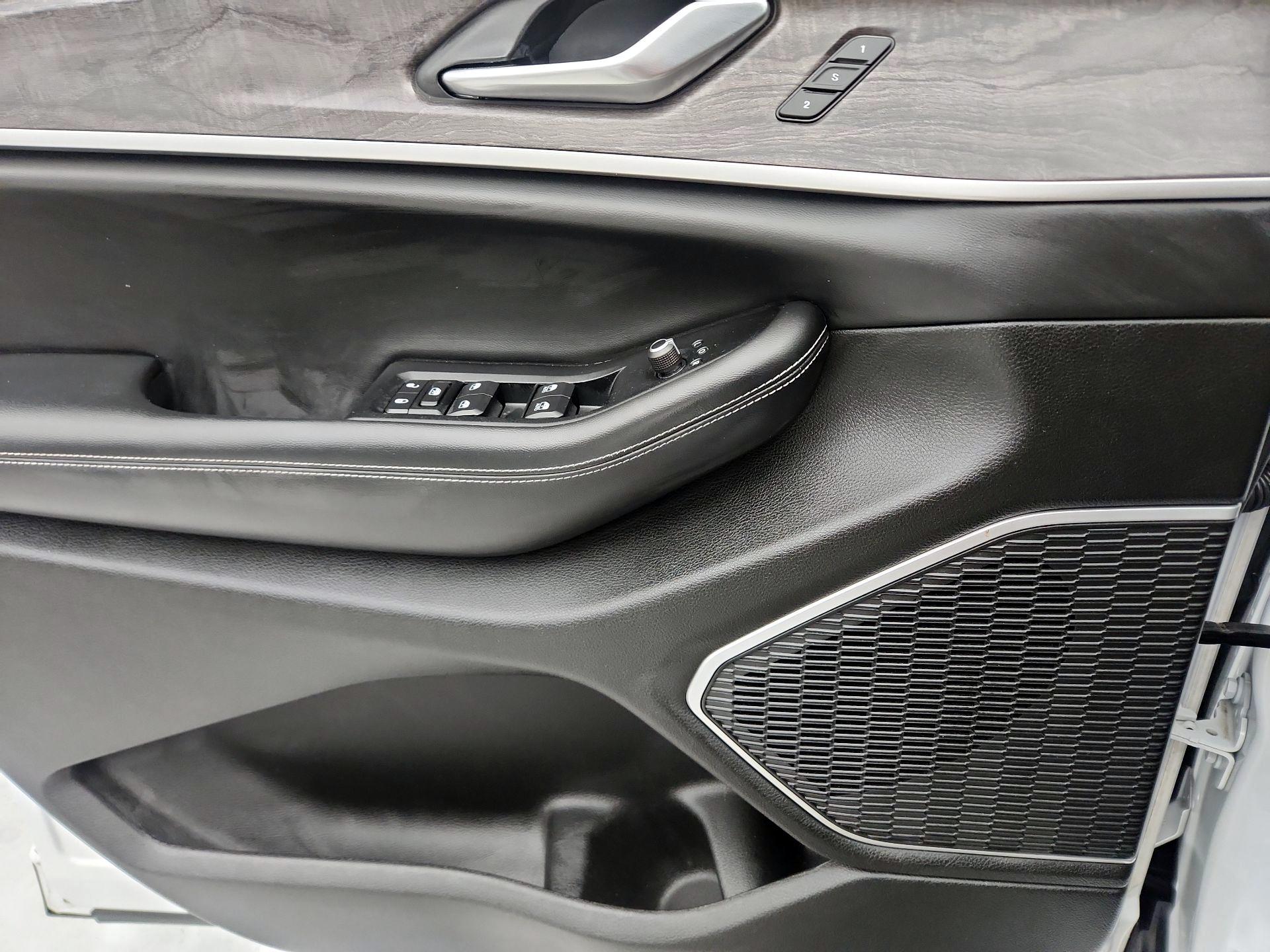 Thumbnail: 2022 Jeep Grand Cherokee - 12