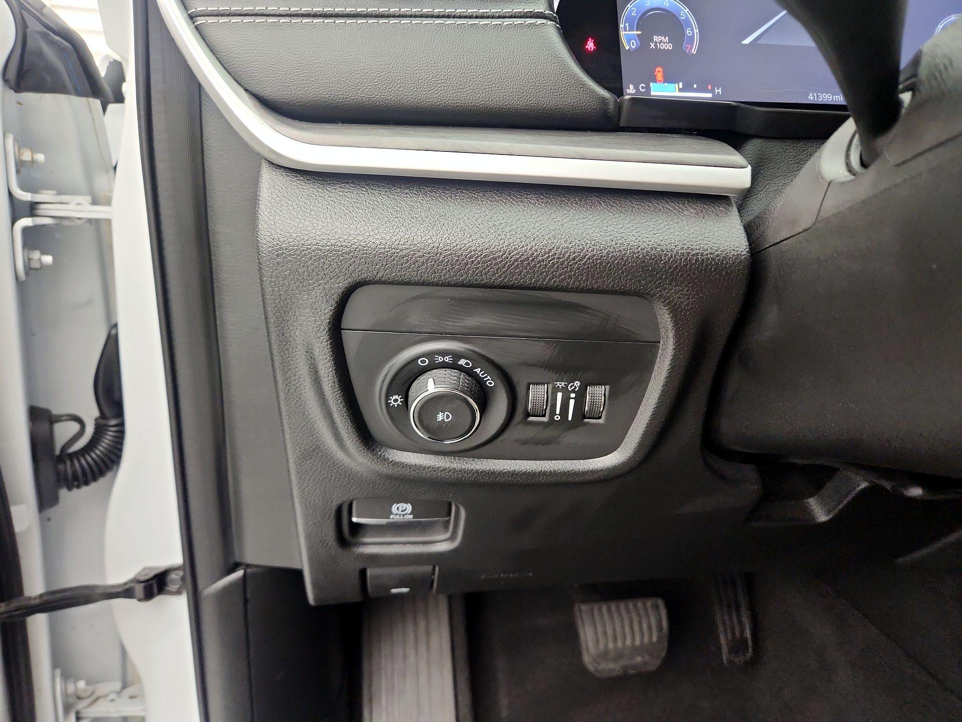 Thumbnail: 2022 Jeep Grand Cherokee - 13