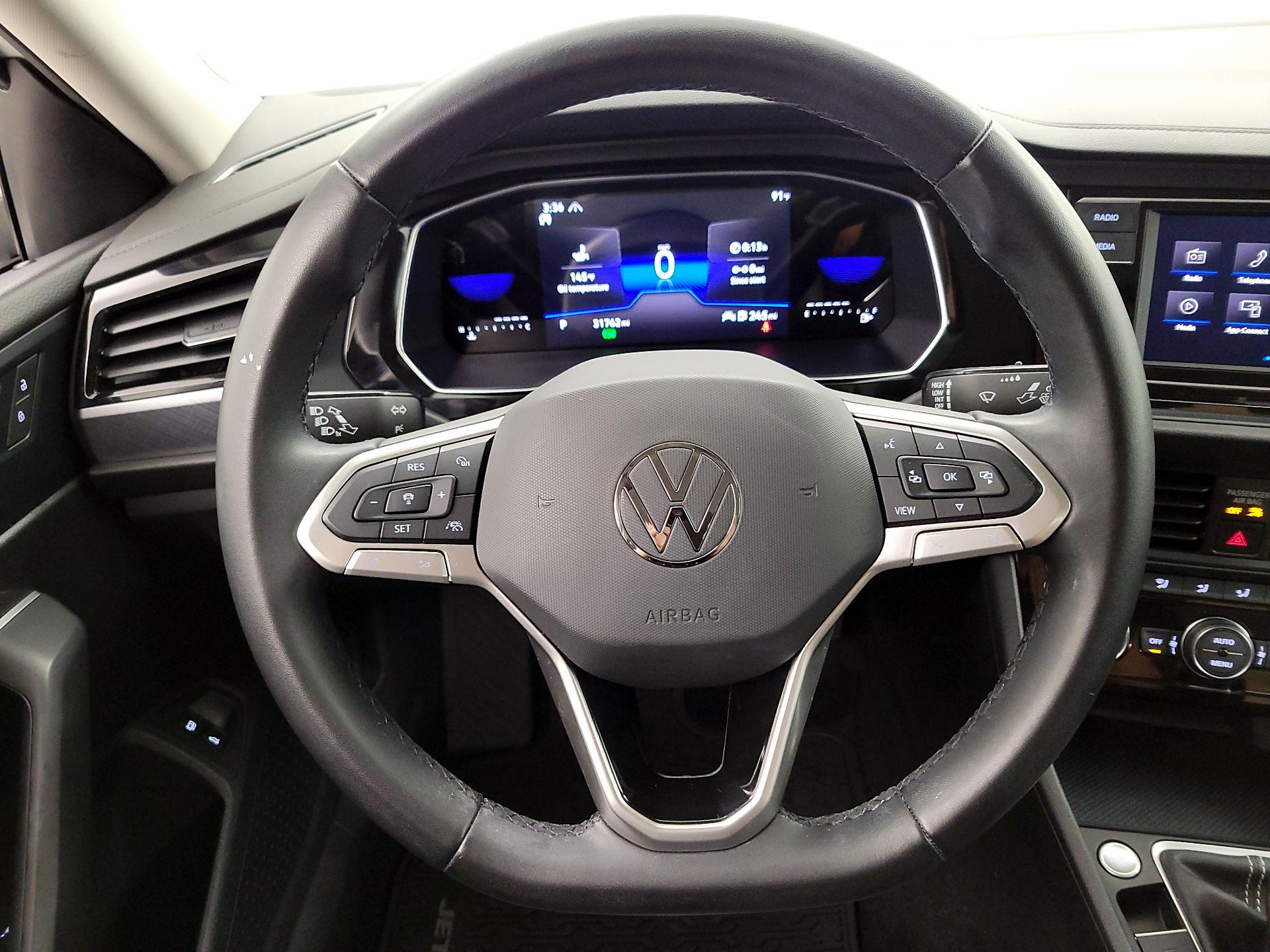 Thumbnail: 2023 Volkswagen Jetta - 10