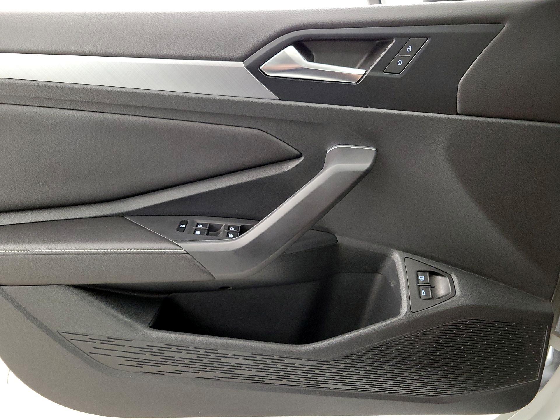 Thumbnail: 2023 Volkswagen Jetta - 12