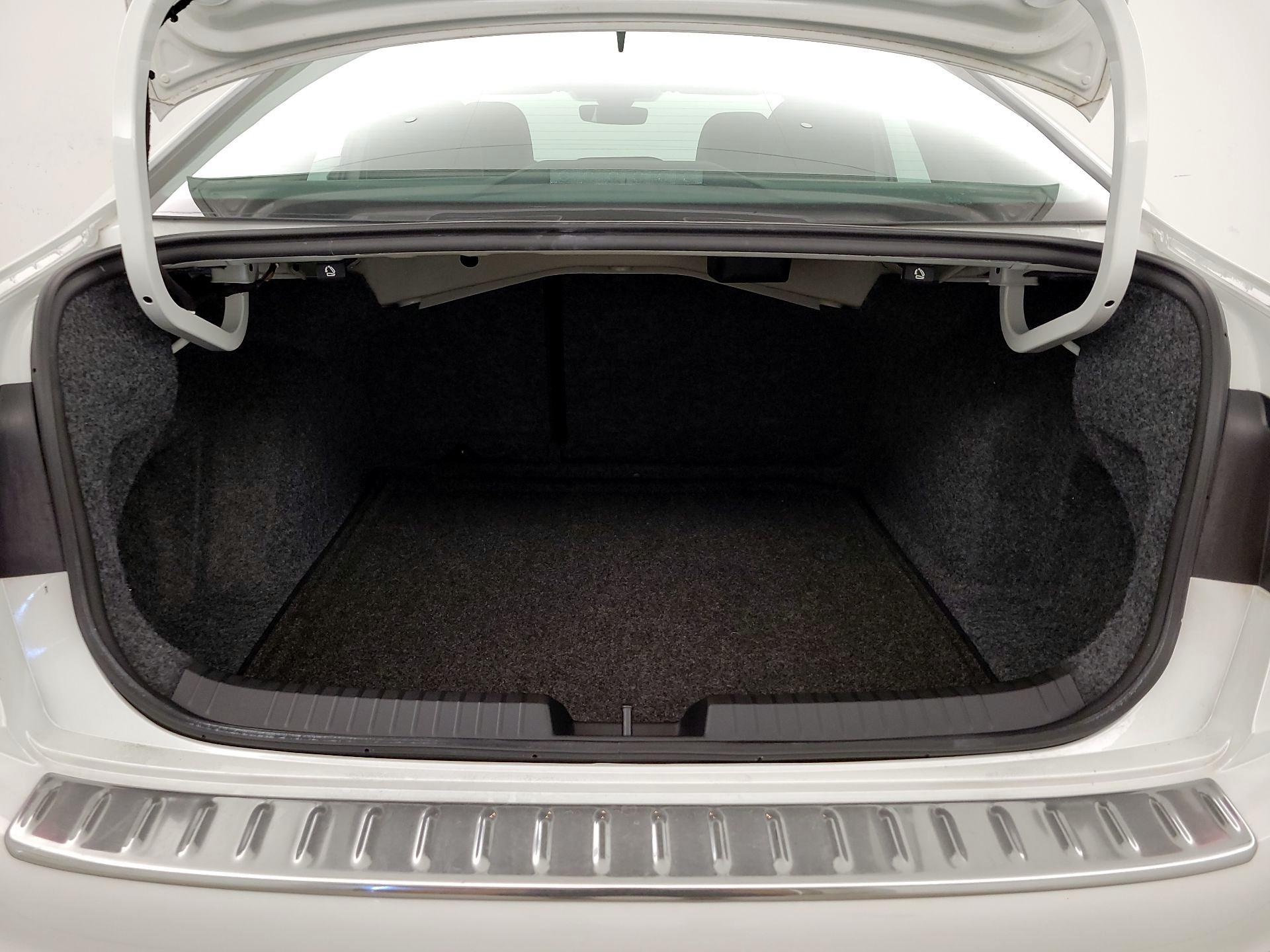 Thumbnail: 2023 Volkswagen Jetta - 20