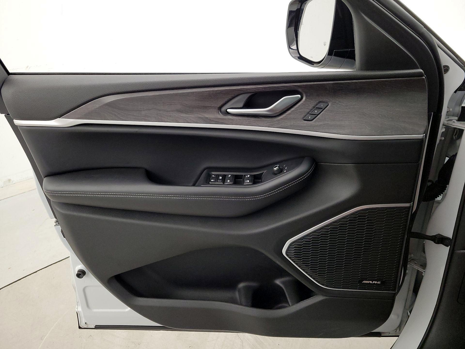 Thumbnail: 2022 Jeep Grand Cherokee - 12