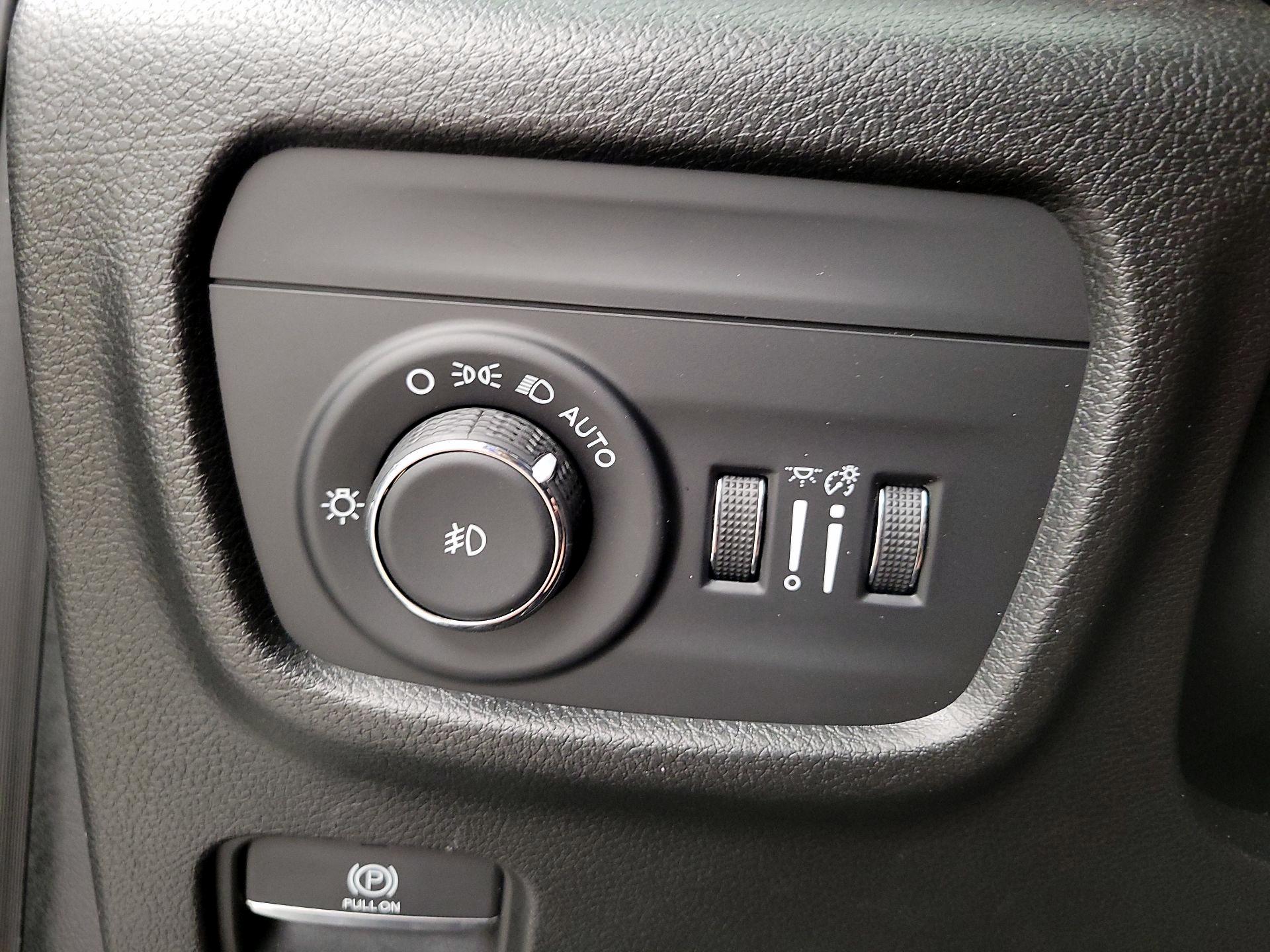 Thumbnail: 2022 Jeep Grand Cherokee - 13