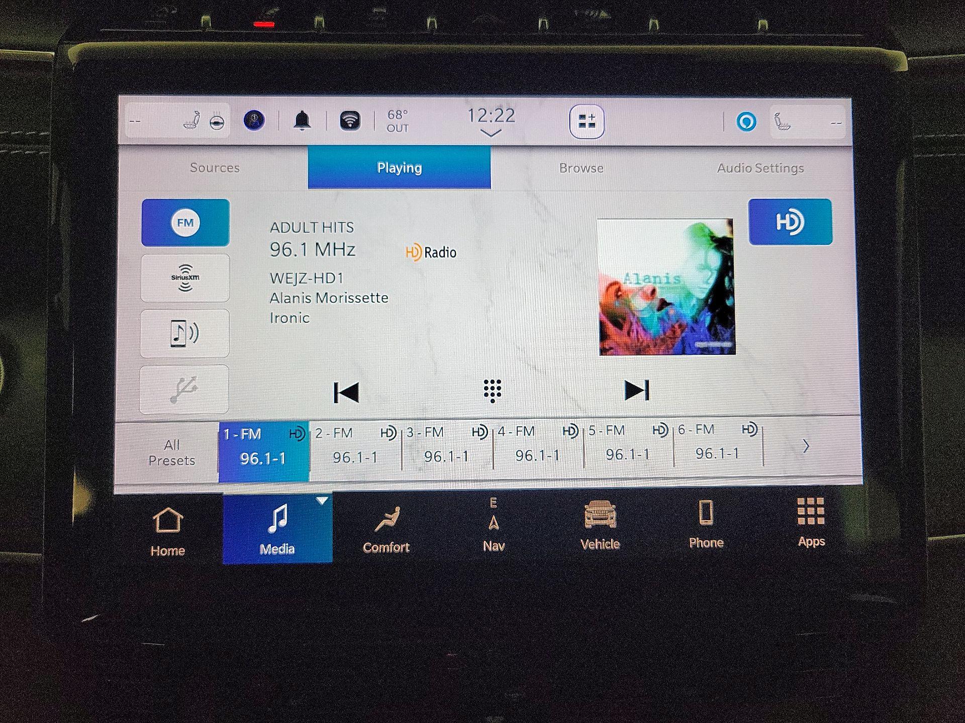 Thumbnail: 2022 Jeep Grand Cherokee - 15